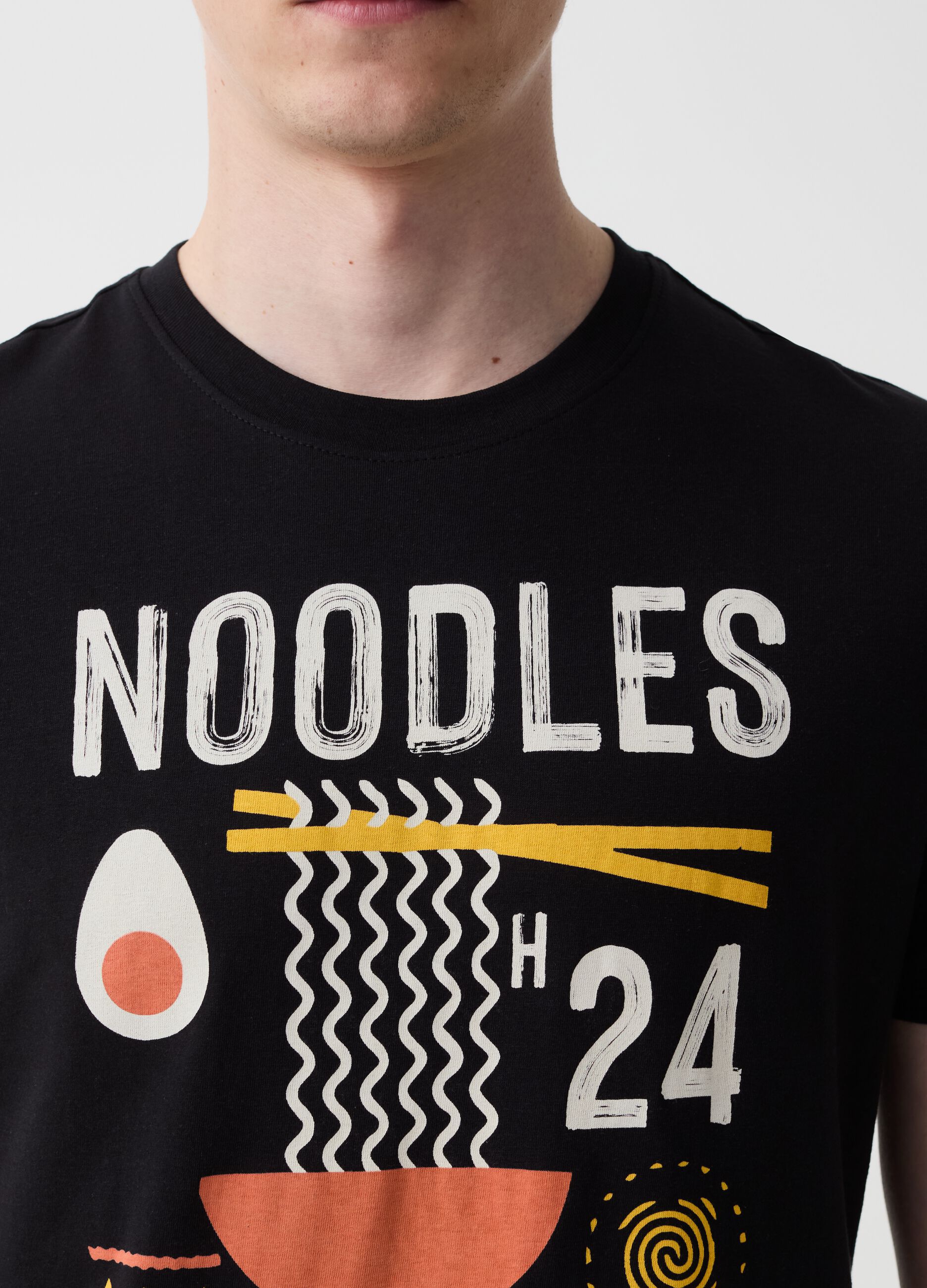 T-shirt with noodles print