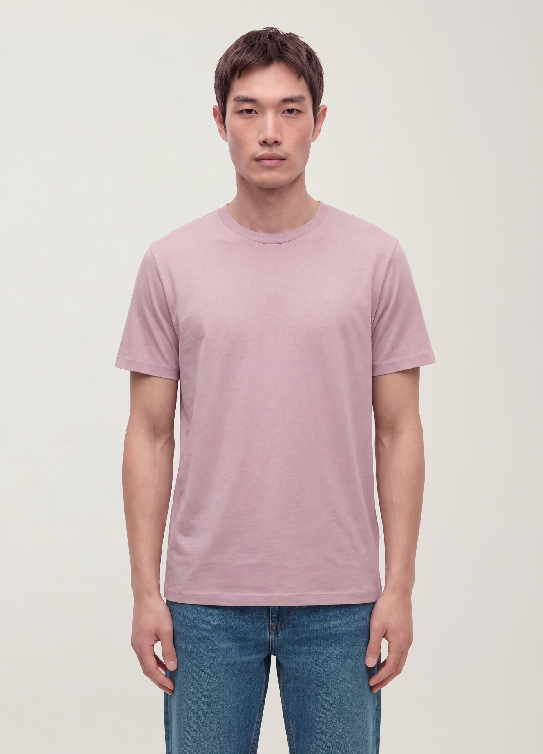 Camiseta morada de puro algod&oacute;n mercerizado de cuello redondo, corte regular