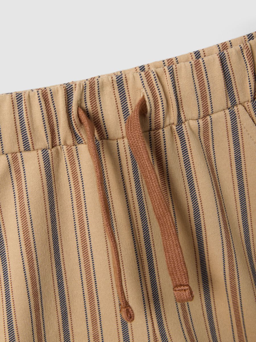 &Pi;&omicron;&lambda;ύ&chi;&rho;&omega;&mu;&omicron; &sigma;&epsilon;&tau; &mu;&alpha;&gamma;&iota;ό &kappa;&alpha;&iota; &sigma;&omicron;&rho;&tau;&sigmaf; &alpha;&pi;ό &kappa;&alpha;&theta;&alpha;&rho;ό &beta;&alpha;&mu;&beta;ά&kappa;&iota; &mu;&epsilon; &Mu;ί&kappa;&upsilon; &Mu;ά&omicron;&upsilon;&sigmaf; &gamma;&iota;&alpha; &pi;&alpha;&iota;&delta;&iota;ά_2