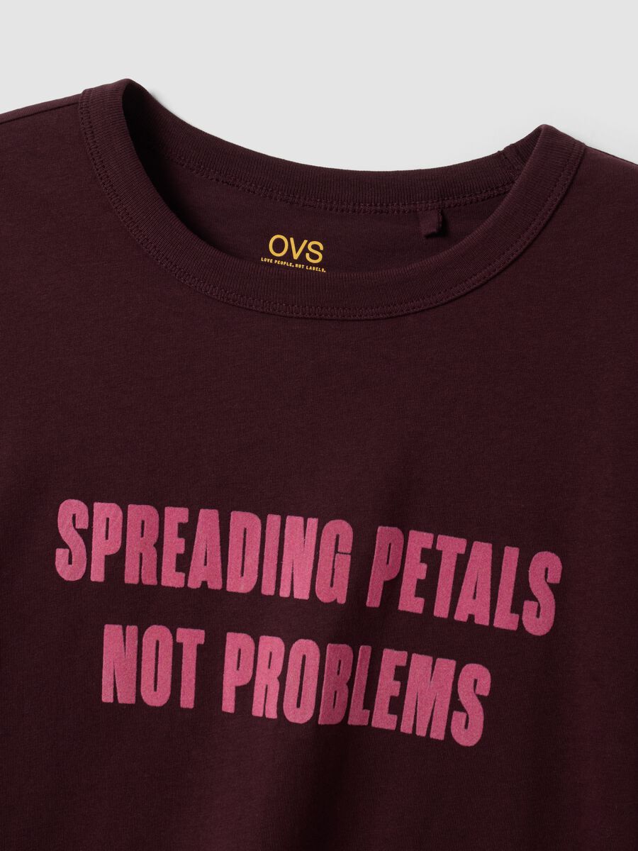 &Kappa;ό&kappa;&kappa;&iota;&nu;&omicron; T-shirt &alpha;&pi;ό 100% &beta;&alpha;&mu;&beta;ά&kappa;&iota; &mu;&epsilon; &sigma;&tau;ά&mu;&pi;&alpha; &mu;&pi;&rho;&omicron;&sigma;&tau;ά, regular &epsilon;&phi;&alpha;&rho;&mu;&omicron;&gamma;ή_5