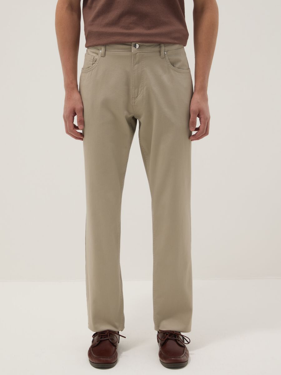Regular fit beige cotton stretch trousers_1