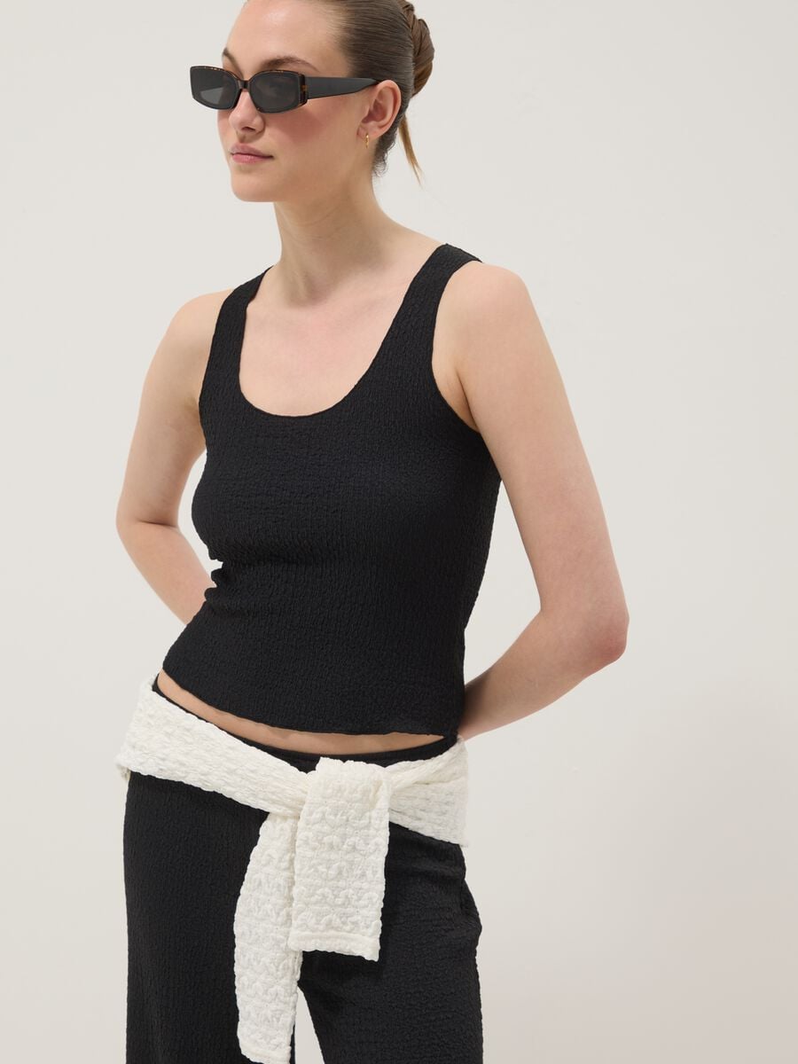 Black stretch tank top with crinkled texture_1
