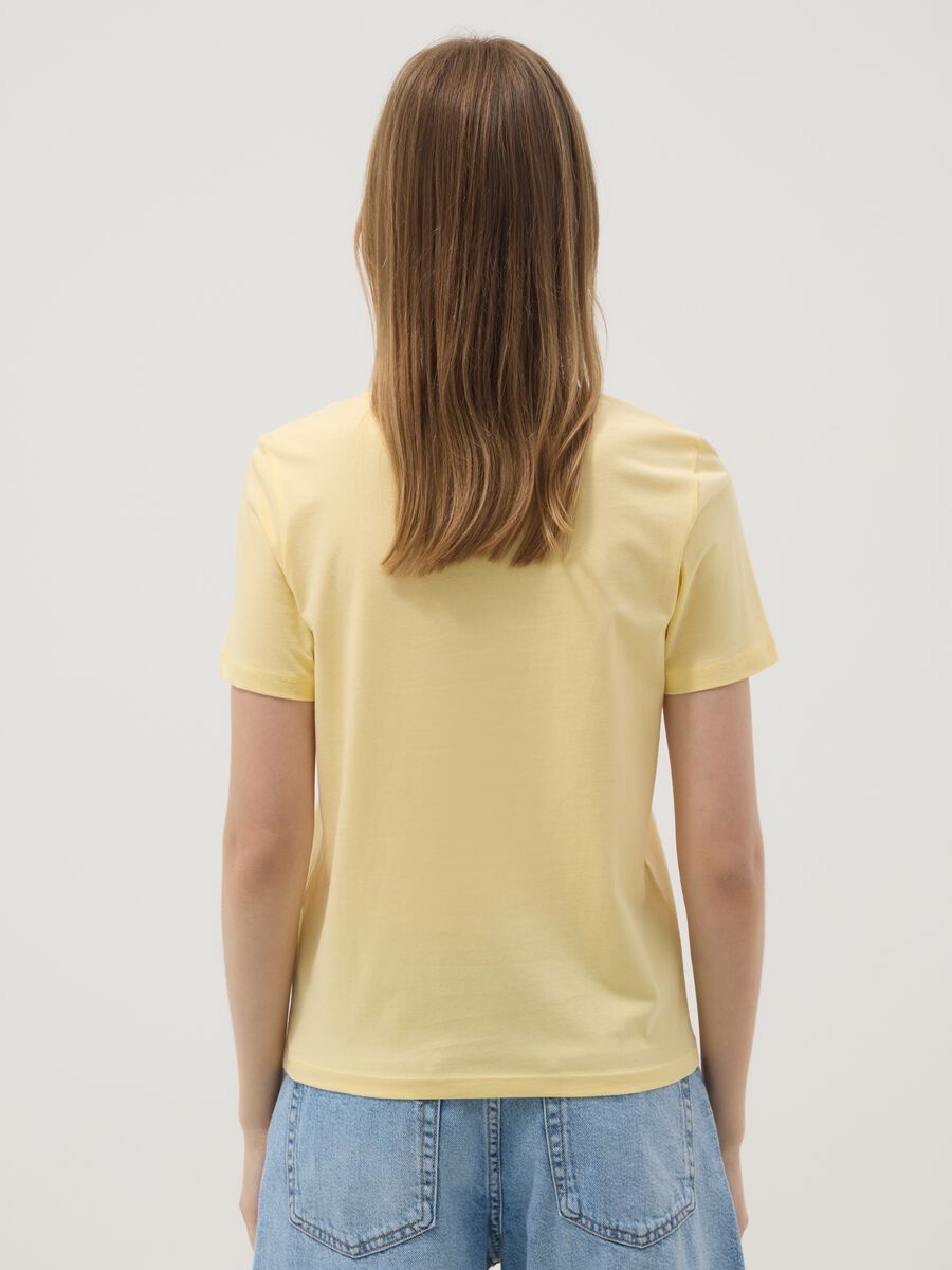 Camiseta amarilla de algod&oacute;n org&aacute;nico de manga corta_3