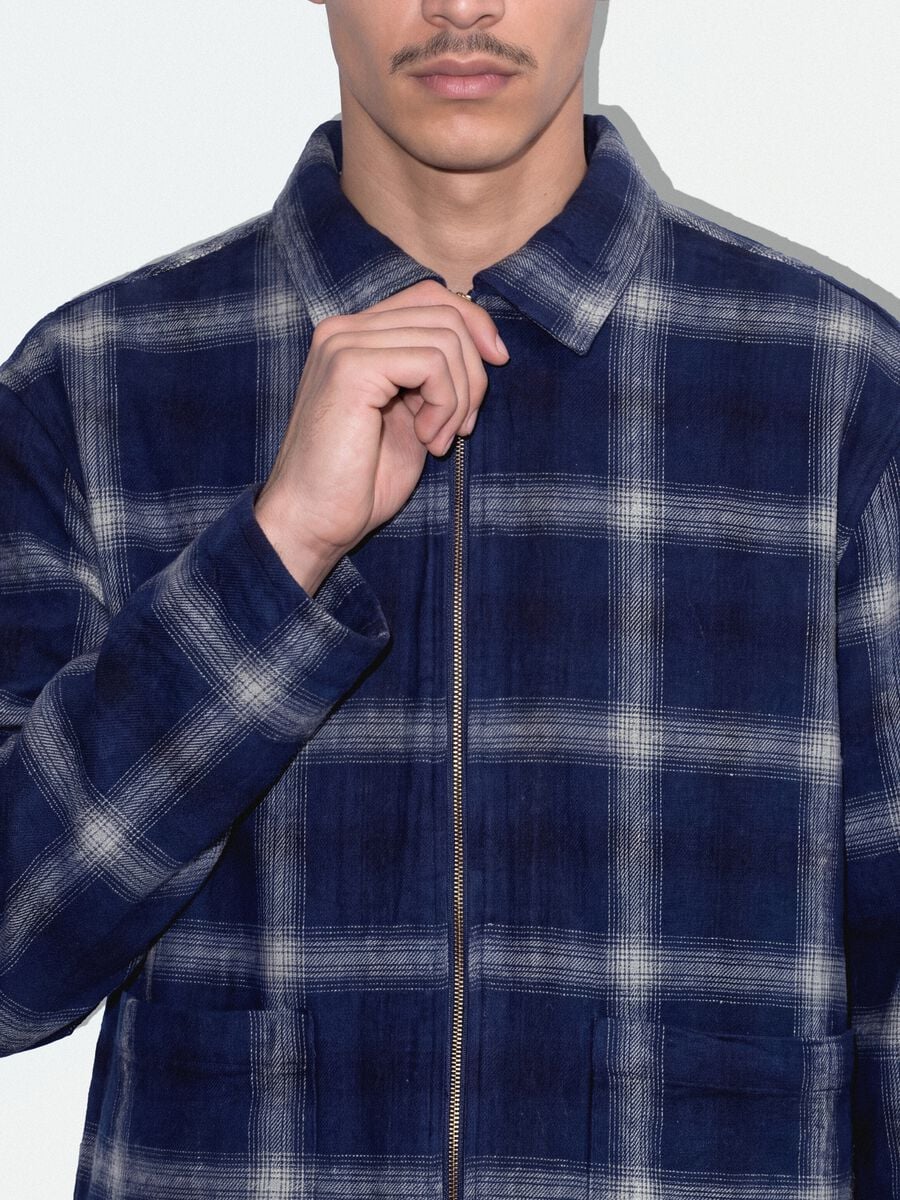 Plava cropped ko&scaron;ulja od čistog pamuka na karo s patentnim zatvaračem, oversized kroj_2