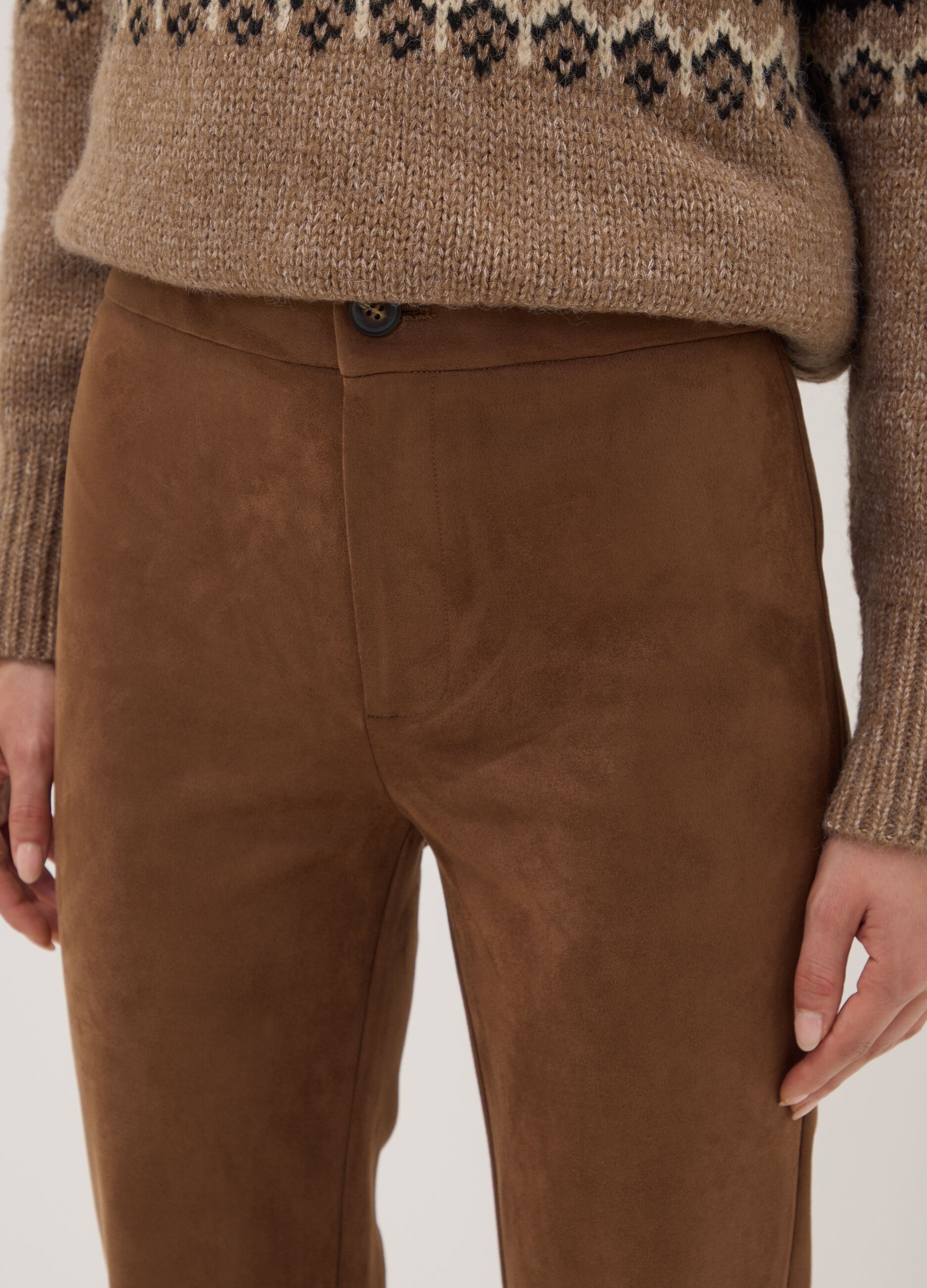 Pantaloni marroni flare in tessuto elasticizzato