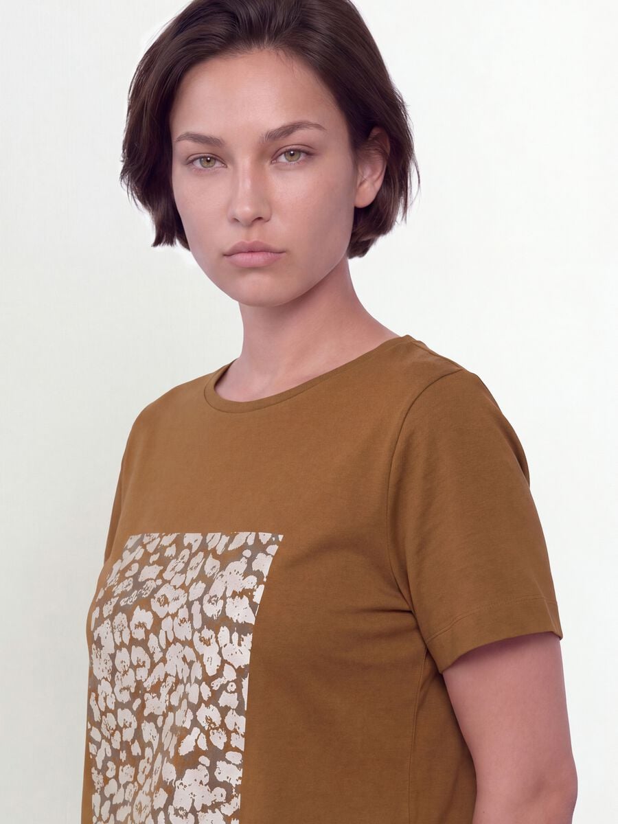 Brown pure cotton T-shirt with front print, regular fit_3