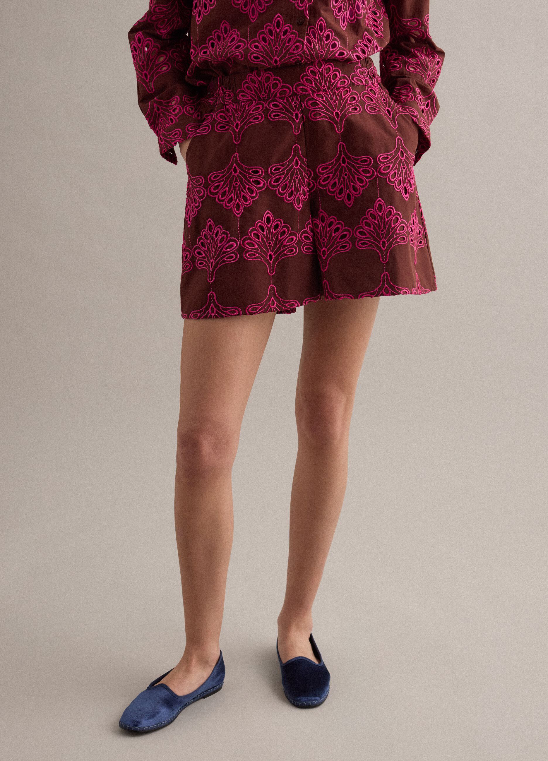 &Pi;&omicron;&lambda;ύ&chi;&rho;&omega;&mu;&omicron; &sigma;&omicron;&rho;&tau;&sigmaf; &alpha;&pi;ό &alpha;&gamma;&nu;ό &beta;&alpha;&mu;&beta;ά&kappa;&iota; &mu;&epsilon; &delta;&iota;ά&tau;&rho;&eta;&tau;&alpha; &kappa;&epsilon;&nu;&tau;ή&mu;&alpha;&tau;&alpha;, &kappa;&alpha;&nu;&omicron;&nu;&iota;&kappa;ή &epsilon;&phi;&alpha;&rho;&mu;&omicron;&gamma;ή