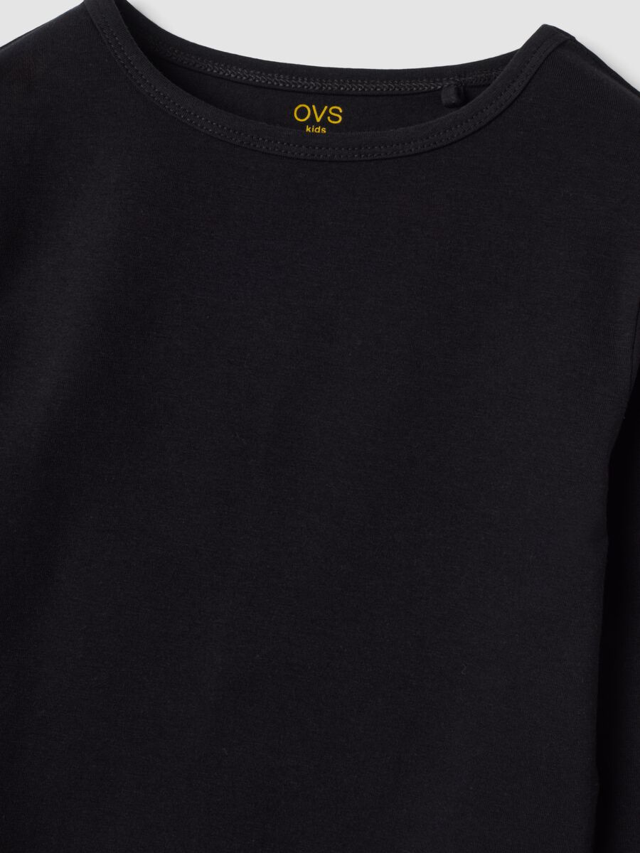 Schwarzes Slim-Fit-T-Shirt aus elastischem Bio-Baumwolljersey_2
