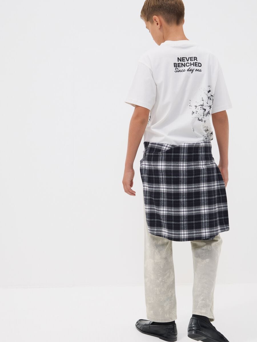 T-shirt blanc oversize en pur coton avec inscription &laquo; Never Benched &raquo; pour gar&ccedil;on_0