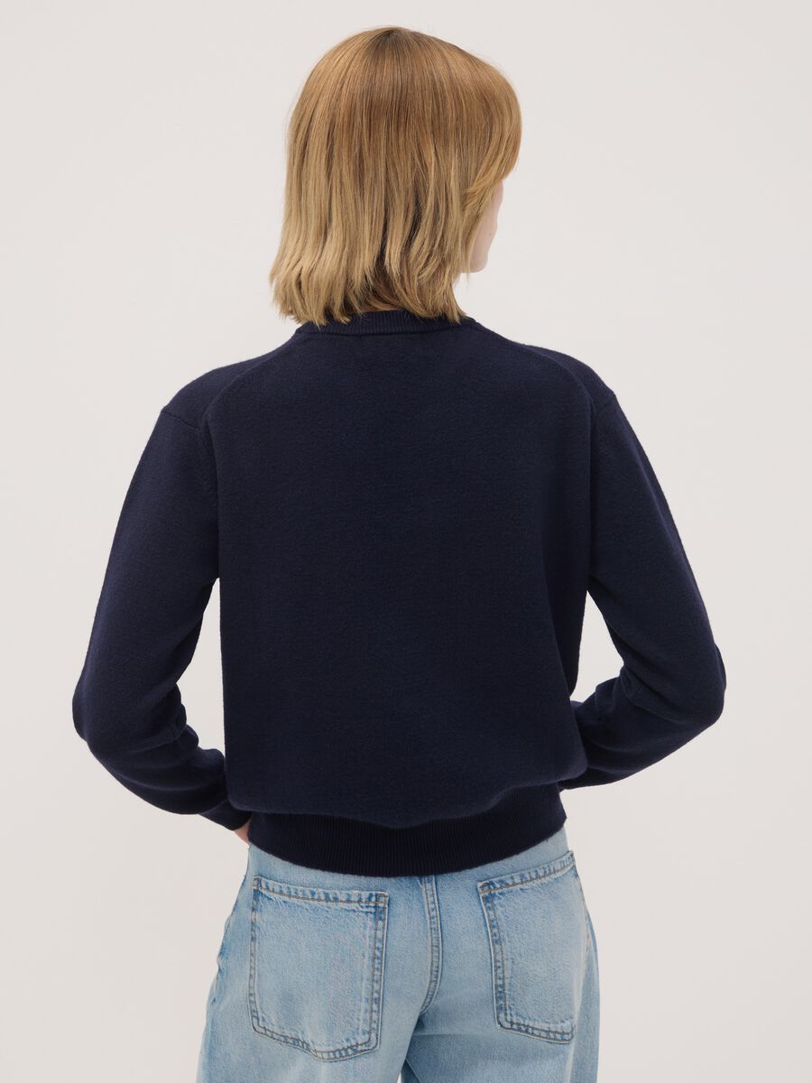 Blauer Rundhals-Pullover aus elastischer Wolle_3