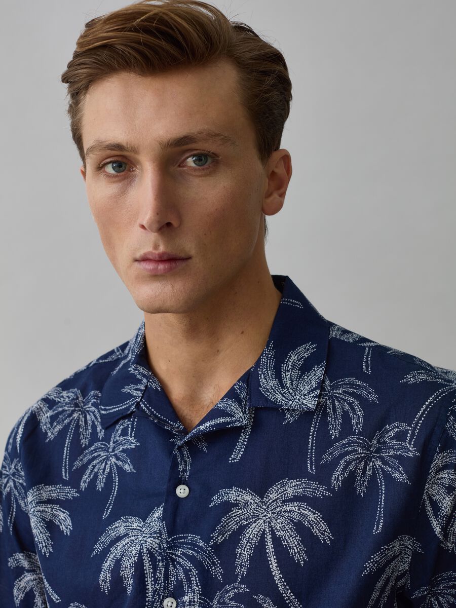 Short-sleeved shirt with palms print_1