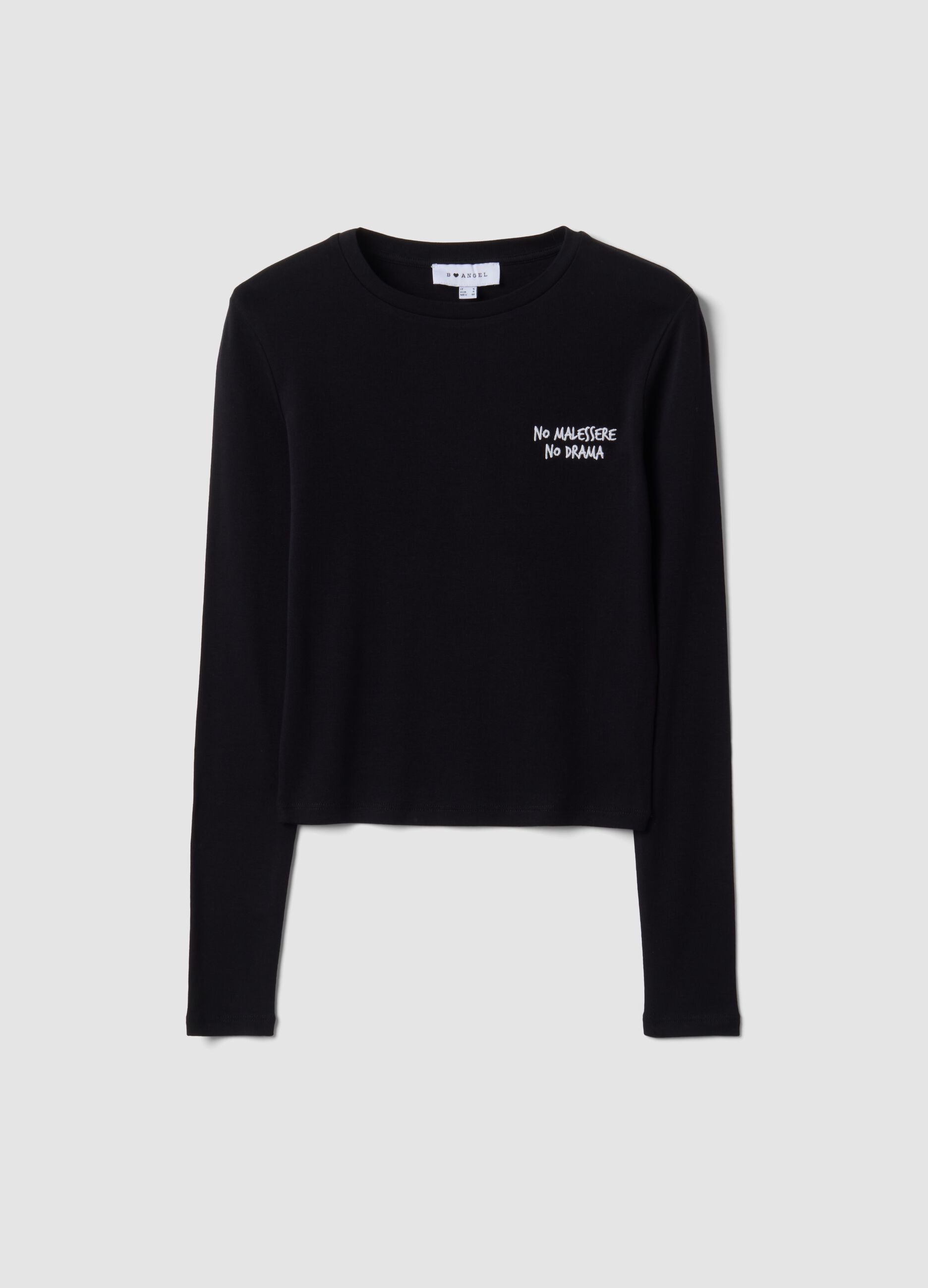 &Mu;&alpha;ύ&rho;&omicron; T-shirt &alpha;&pi;ό 100% &beta;&alpha;&mu;&beta;ά&kappa;&iota; &mu;&epsilon; lettering &sigma;&tau;&omicron; &sigma;&tau;ή&theta;&omicron;&sigmaf;