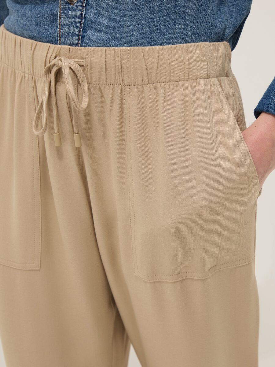 &Mu;&pi;&epsilon;&zeta; &pi;&alpha;&nu;&tau;&epsilon;&lambda;ό&nu;&iota; jogger &alpha;&pi;ό &kappa;&alpha;&theta;&alpha;&rho;ή &beta;&iota;&sigma;&kappa;ό&zeta;&eta; &kappa;&alpha;&nu;&omicron;&nu;&iota;&kappa;ή &epsilon;&phi;&alpha;&rho;&mu;&omicron;&gamma;ή_3