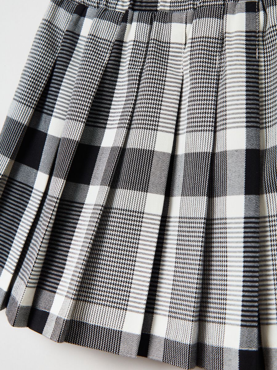Pleated skirt with houndstooth pattern_2