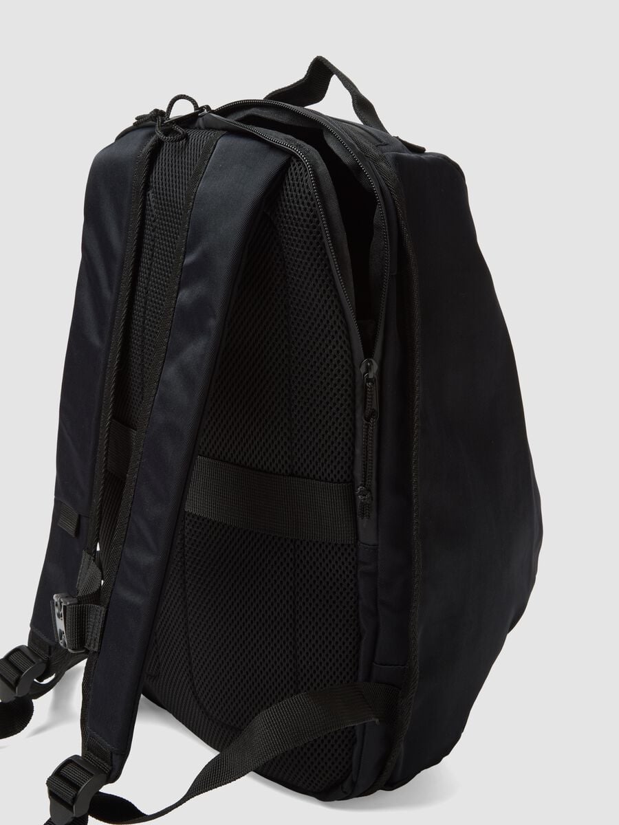 Black backpack with adjustable shoulder straps_1