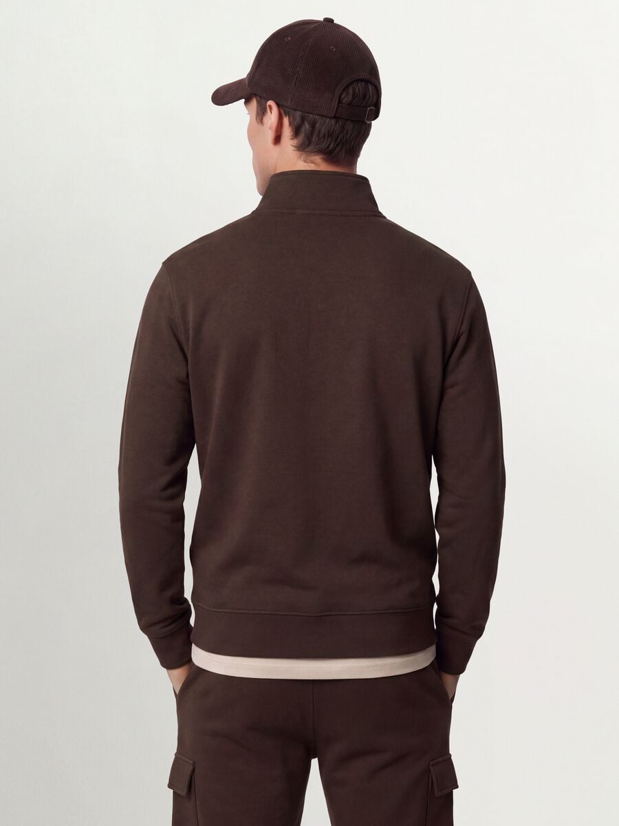 Brown cotton-blend sweatshirt with crew neck and zip, regular fit_2
