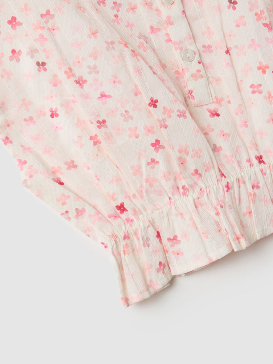 &Pi;&alpha;&iota;&delta;&iota;&kappa;ή &mu;&pi;&lambda;&omicron;ύ&zeta;&alpha; &sigma;&tau;&epsilon;&nu;ή&sigmaf; &epsilon;&phi;&alpha;&rho;&mu;&omicron;&gamma;ή&sigmaf; &pi;&omicron;&lambda;&lambda;ώ&nu; &chi;&rho;&omega;&mu;ά&tau;&omega;&nu; &alpha;&pi;ό &kappa;&alpha;&theta;&alpha;&rho;ό &beta;&alpha;&mu;&beta;ά&kappa;&iota; &mu;&epsilon; &lambda;&omicron;&upsilon;&lambda;&omicron;ύ&delta;&iota;&alpha;_3