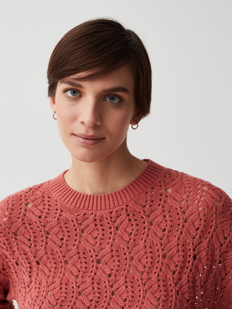 Crochet pullover with openwork design_1