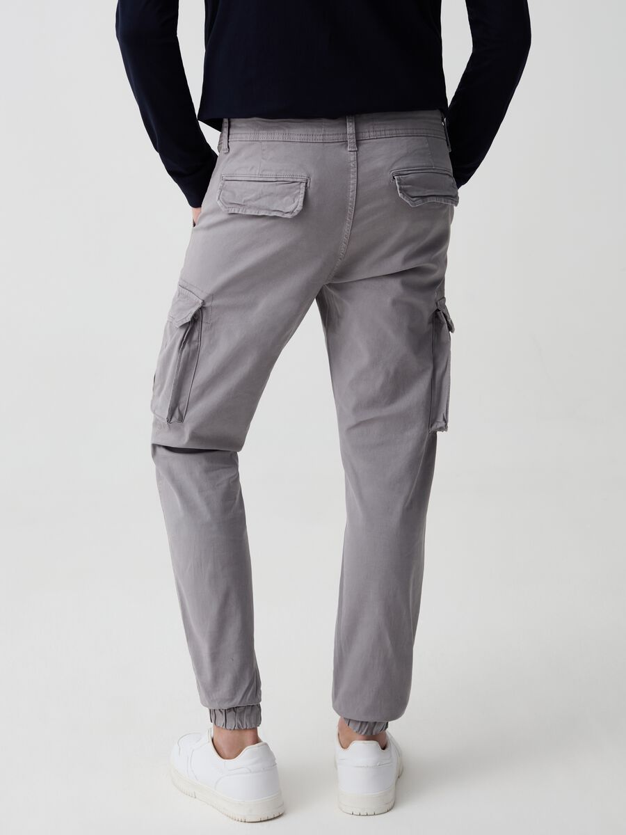 Slim-fit cuff-hem cargo trousers_1
