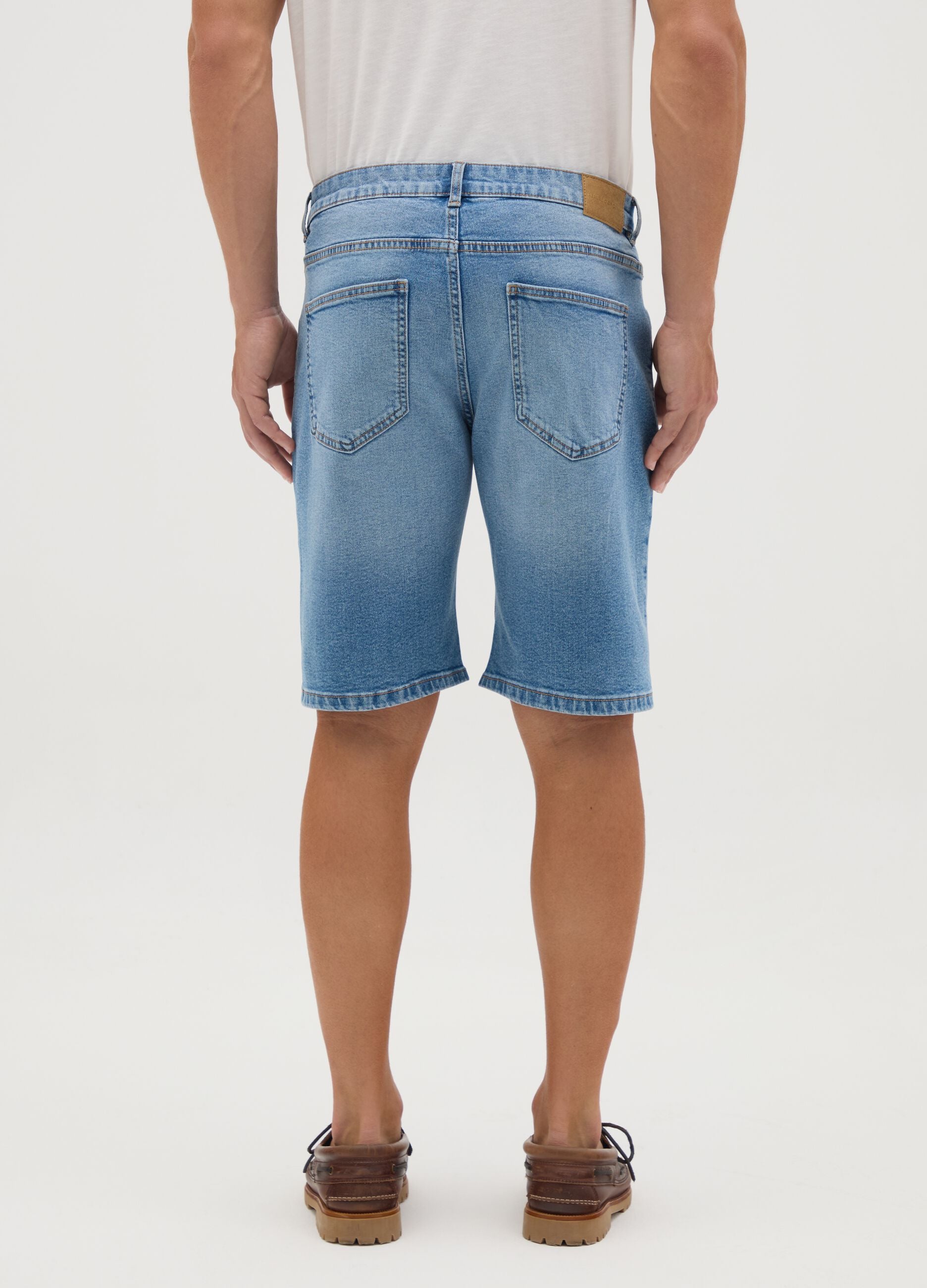 Herren-Bermuda in Hellblau, Slim Fit Denim