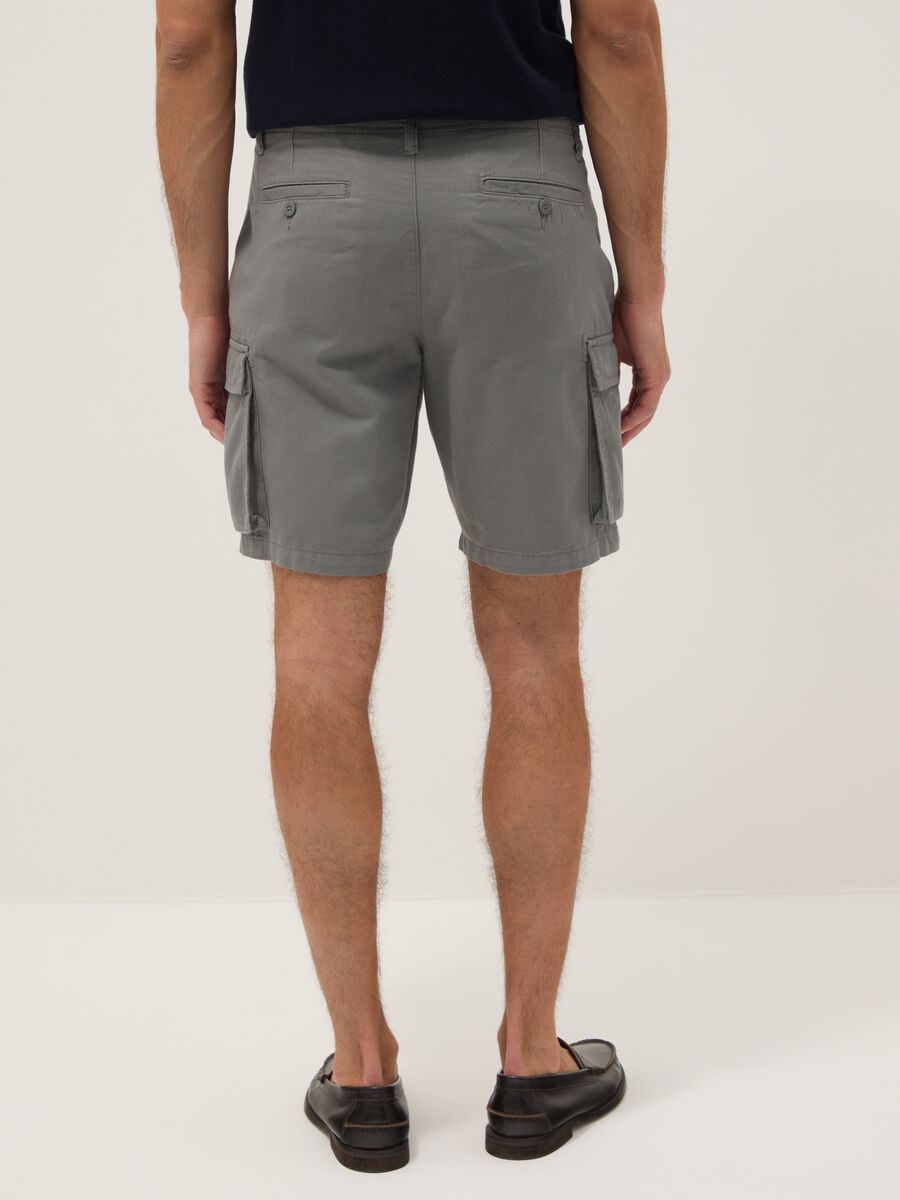 Grey pure cotton cargo Bermuda shorts, regular fit_4