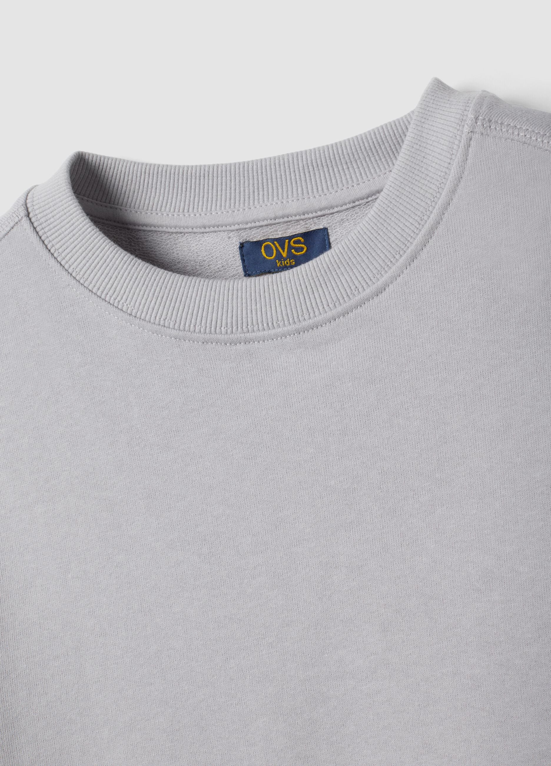 Graues Sweatshirt aus reiner Baumwolle mit Rundhalsausschnitt f&uuml;r Jungen, Relaxed Fit