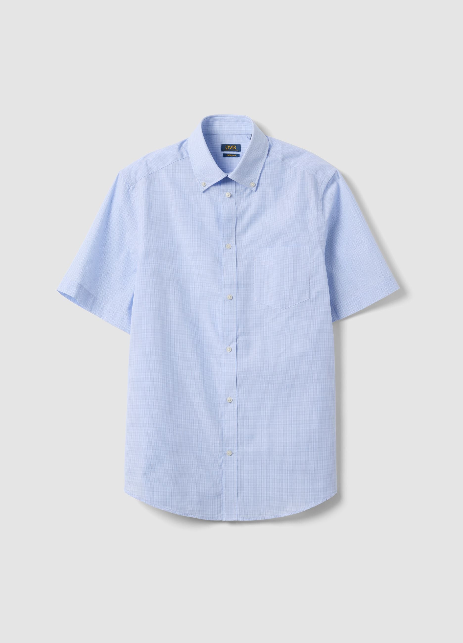 Light blue short-sleeve shirt with button-down collar