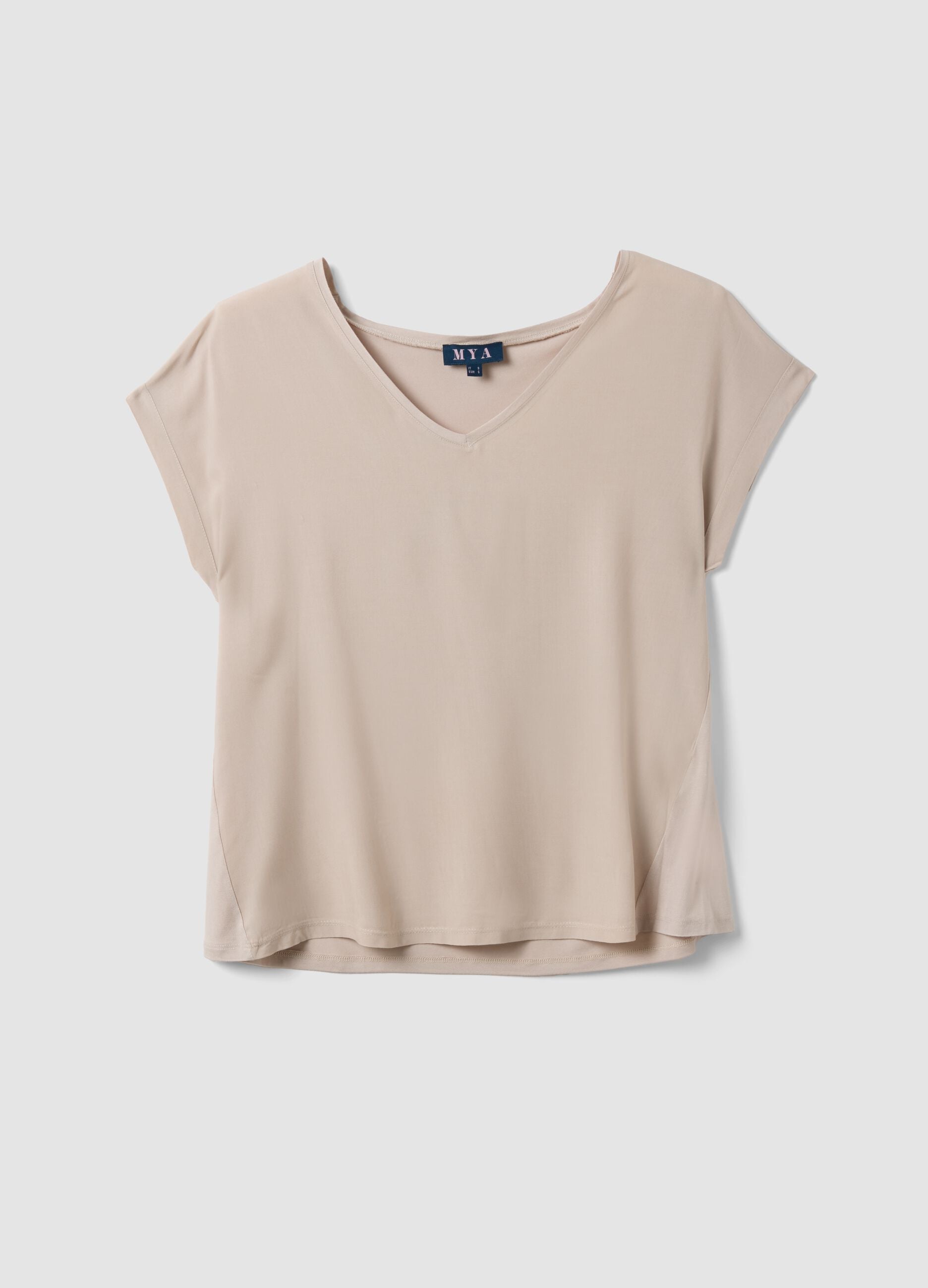 T-shirt beige en pure viscose &agrave; col V, coupe regular