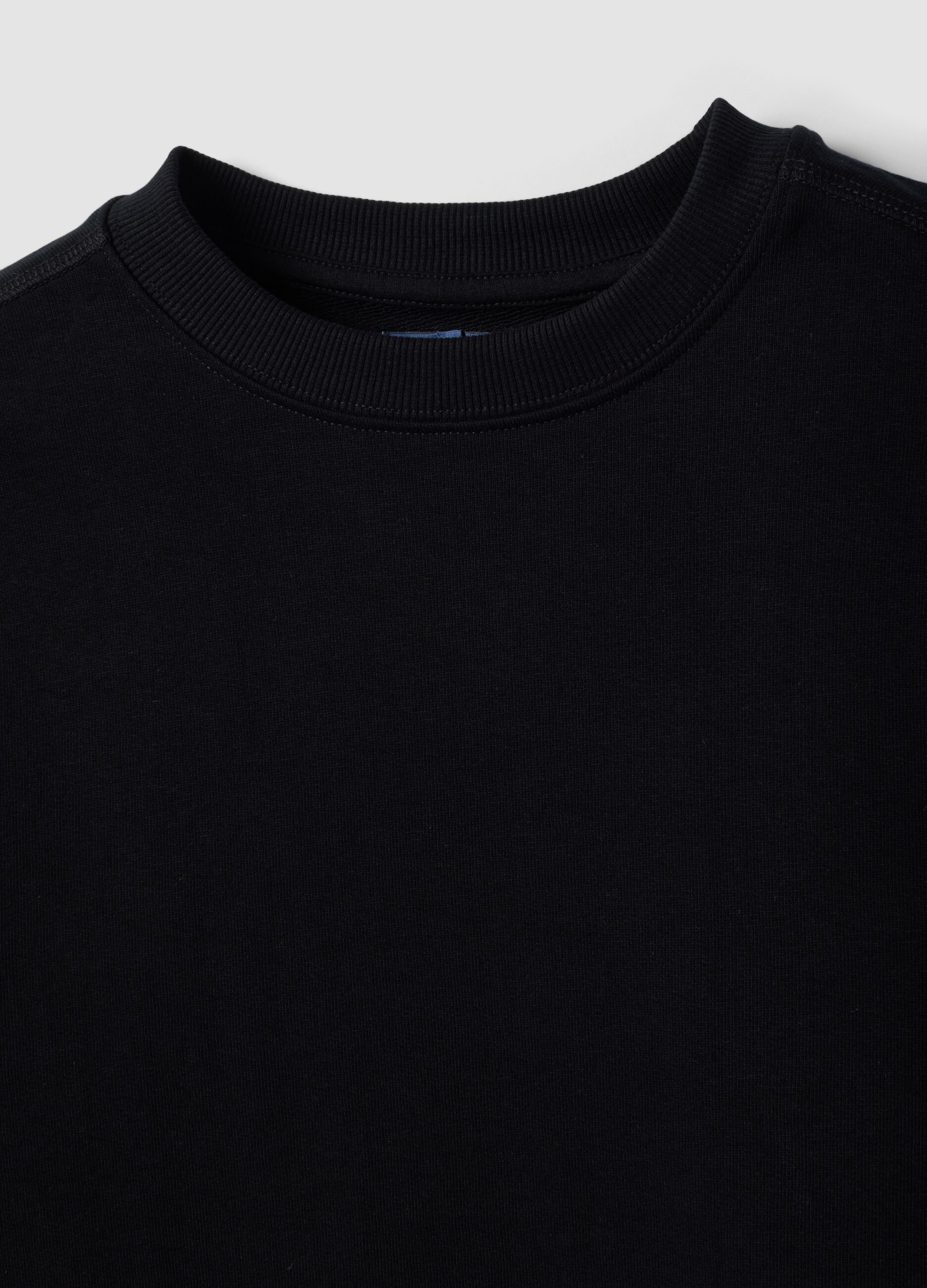 Schwarzes Sweatshirt aus reiner Baumwolle mit Rundhalsausschnitt f&uuml;r Jungen, Relaxed Fit