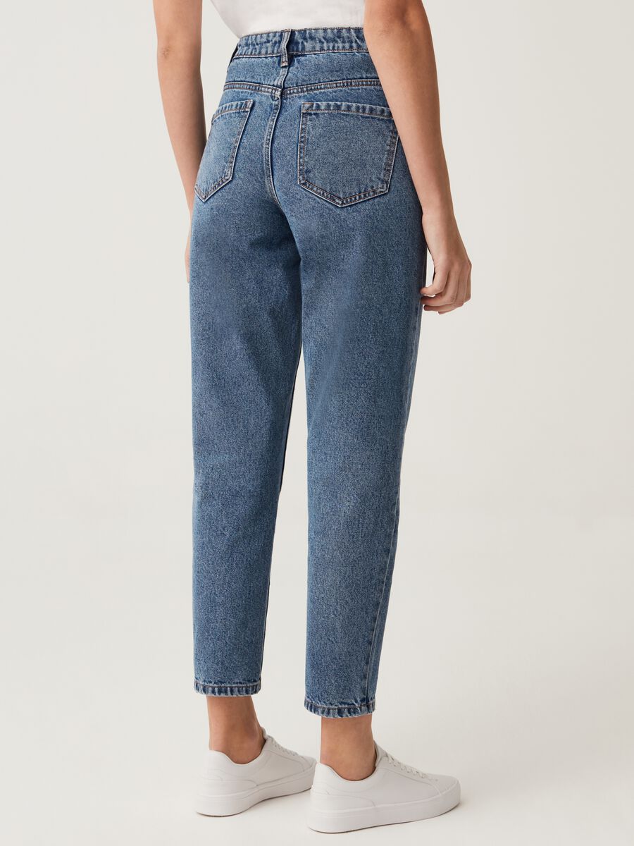 Mum-fit jeans with five pockets_2