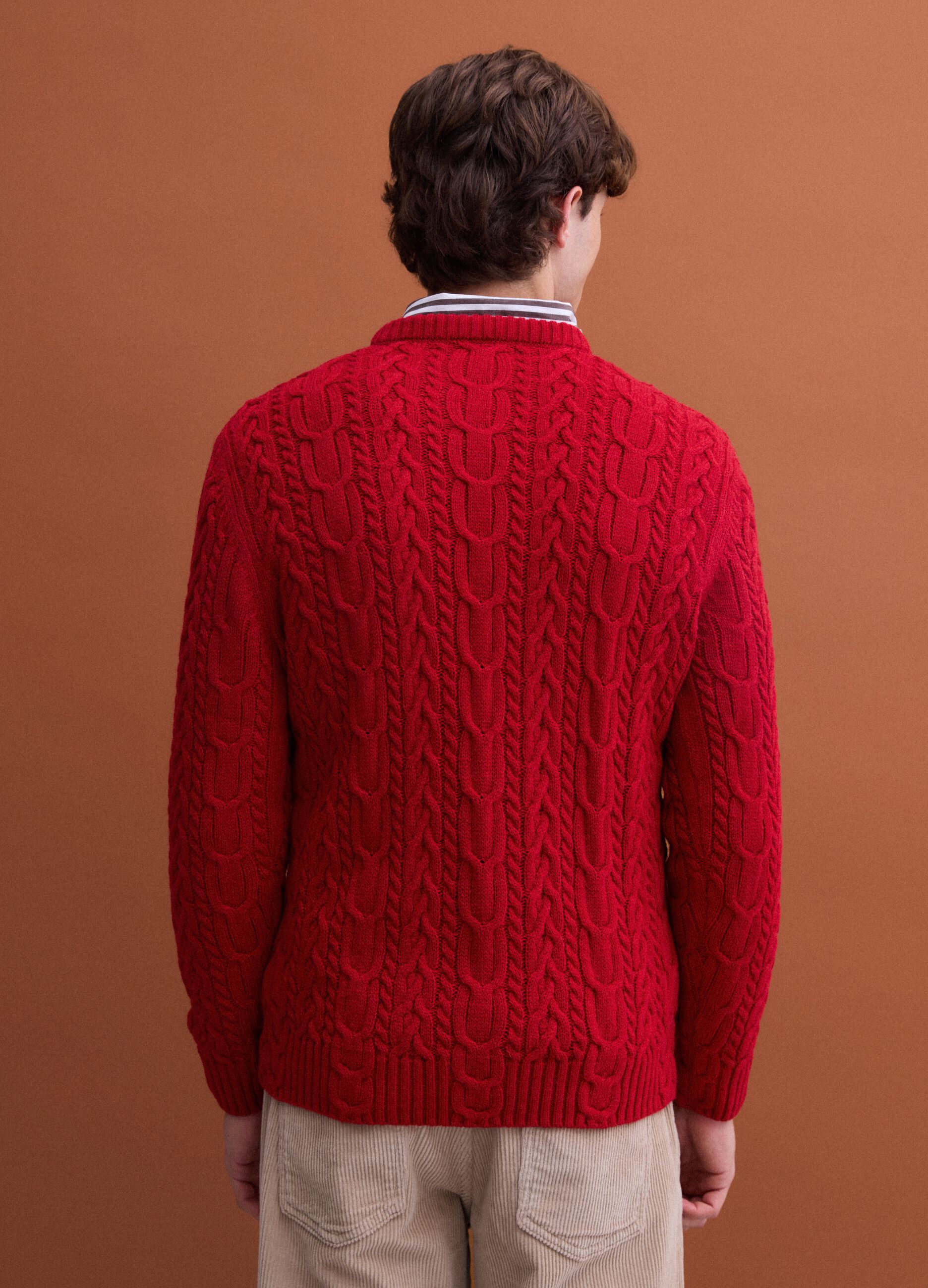 Maglia rossa girocollo in misto lana con lavorazione jacquard
