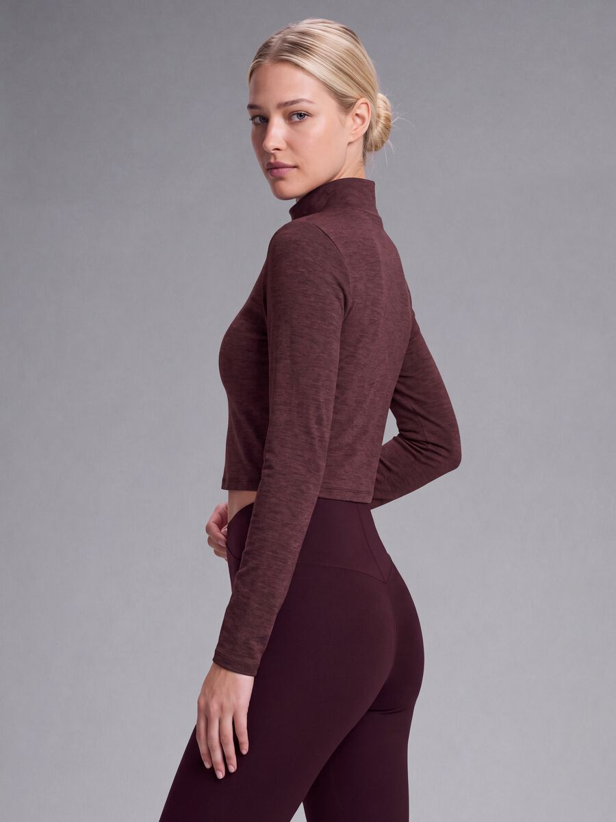 Purple cropped stretch T-shirt with high neck_3