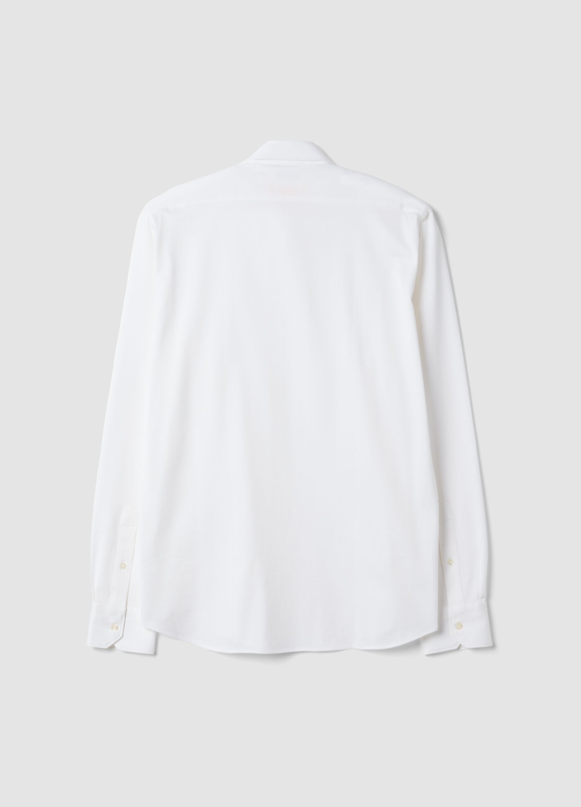 White pure cotton knitted shirt with classic collar, regular fit