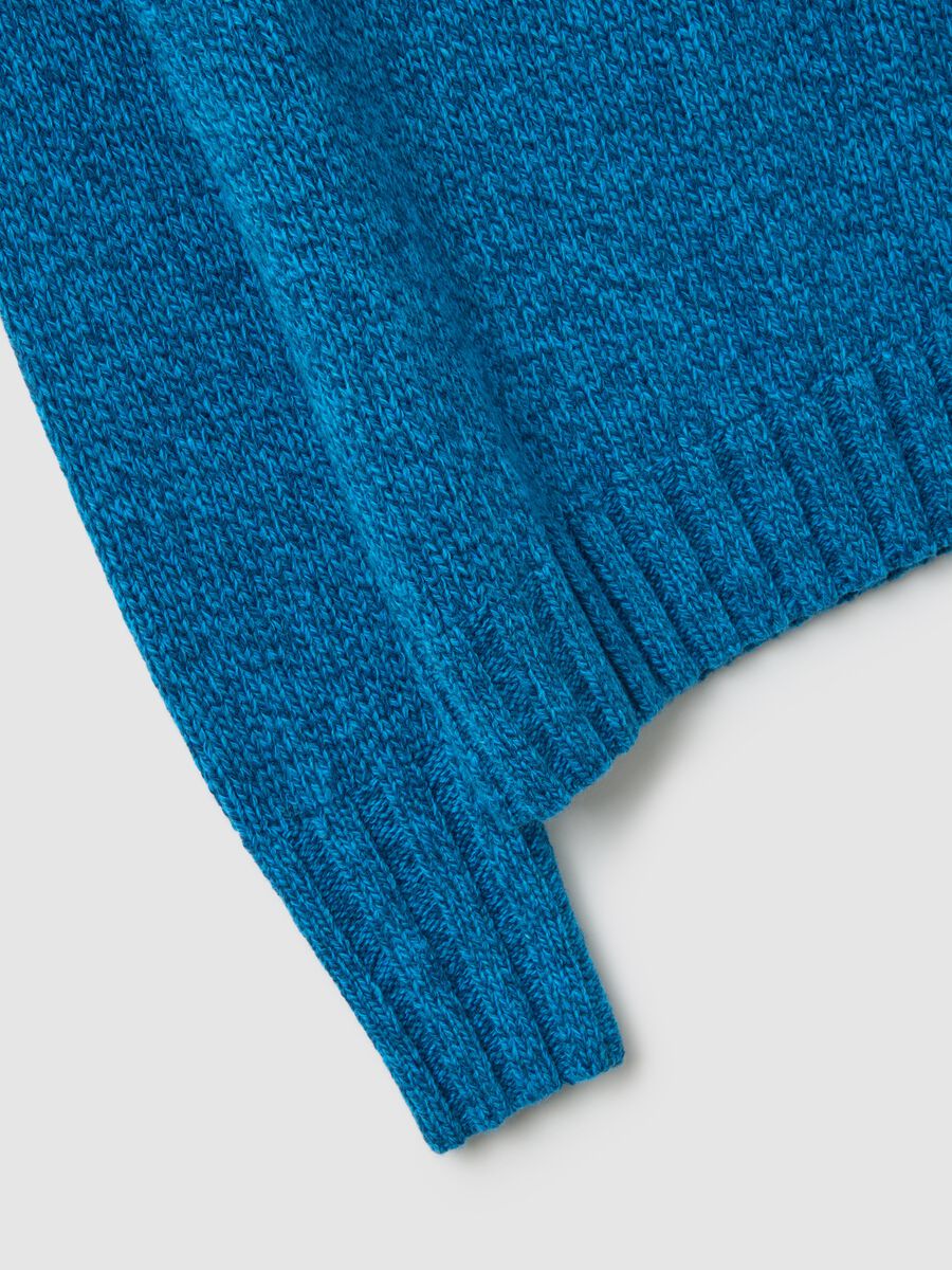 Blue pullover with round neck and jersey knit_5