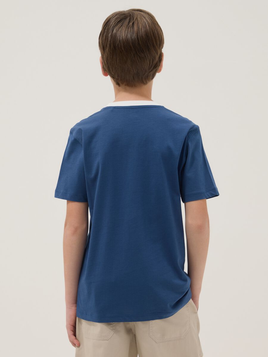 Boys' blue pure cotton T-shirt, relaxed fit with white collar_1