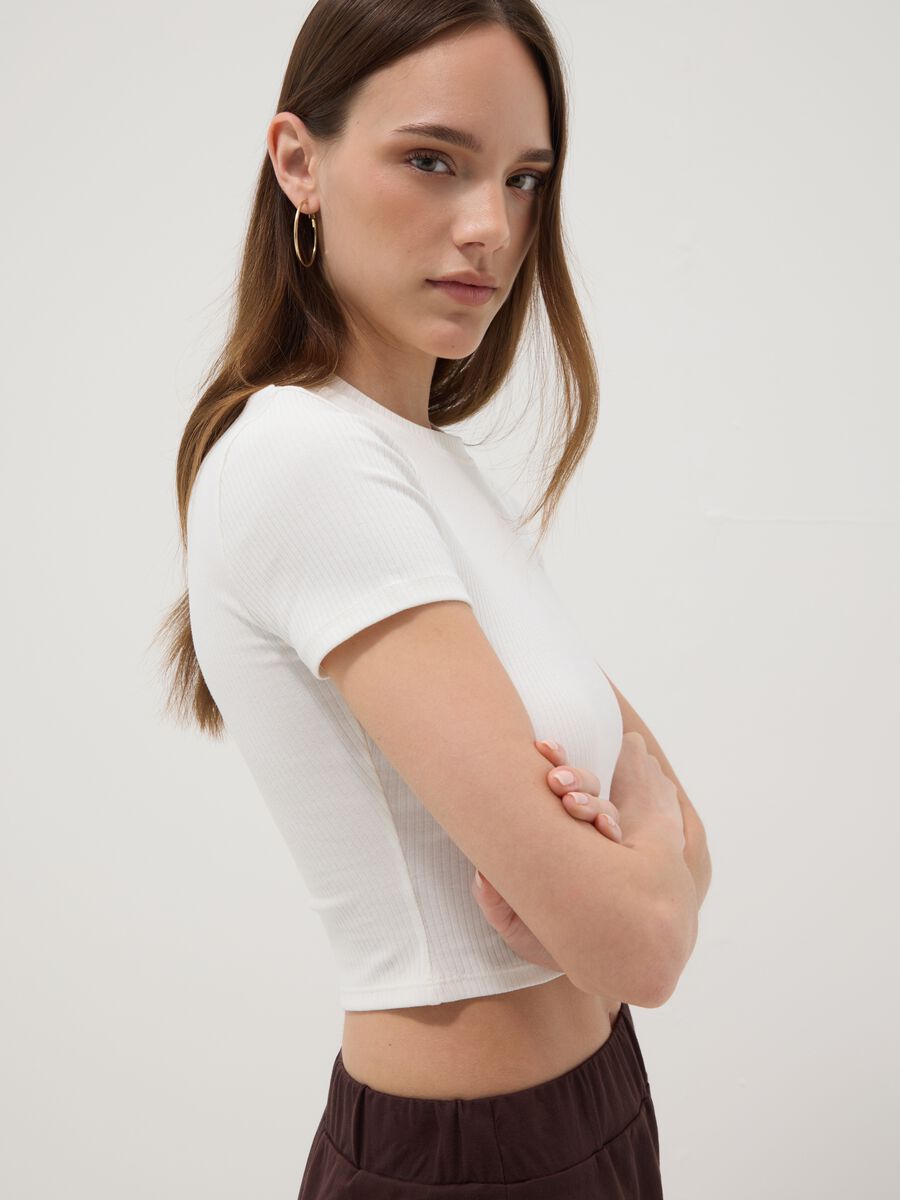 &Lambda;&epsilon;&upsilon;&kappa;ό &epsilon;&phi;&alpha;&rho;&mu;&omicron;&sigma;&tau;ό rib T-shirt &alpha;&pi;ό &epsilon;&lambda;&alpha;&sigma;&tau;&iota;&kappa;ό &beta;&alpha;&mu;&beta;ά&kappa;&iota;_0