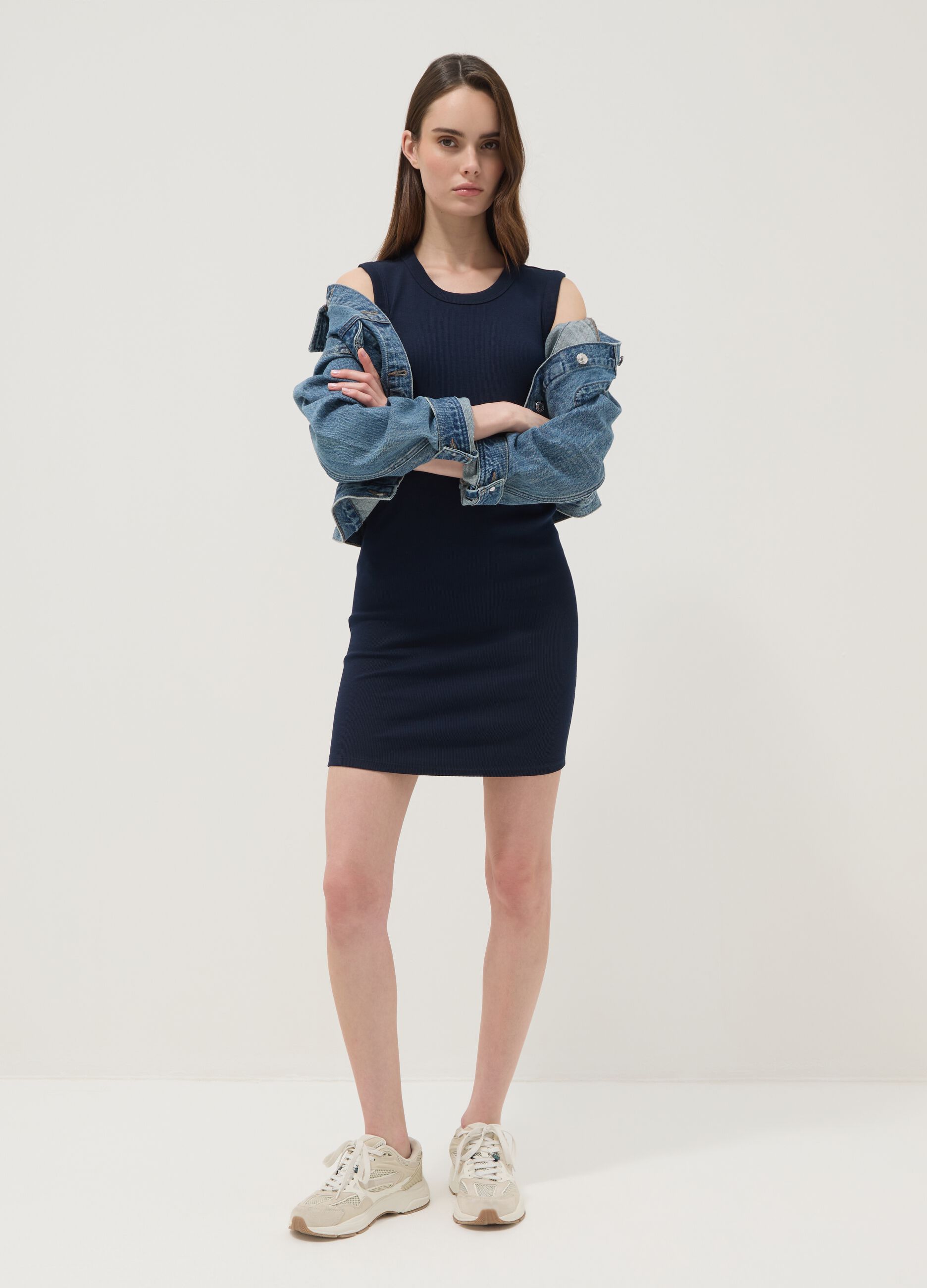 Blaues Midi-Kleid aus geripptem Stretch-Baumwollstoff