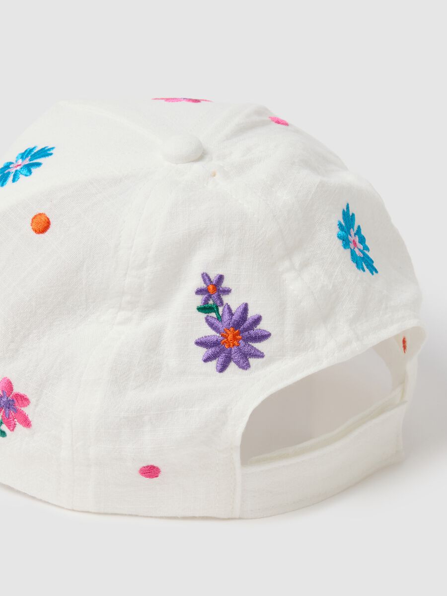 Girls' pure white cotton hat with visor and embroidery_1