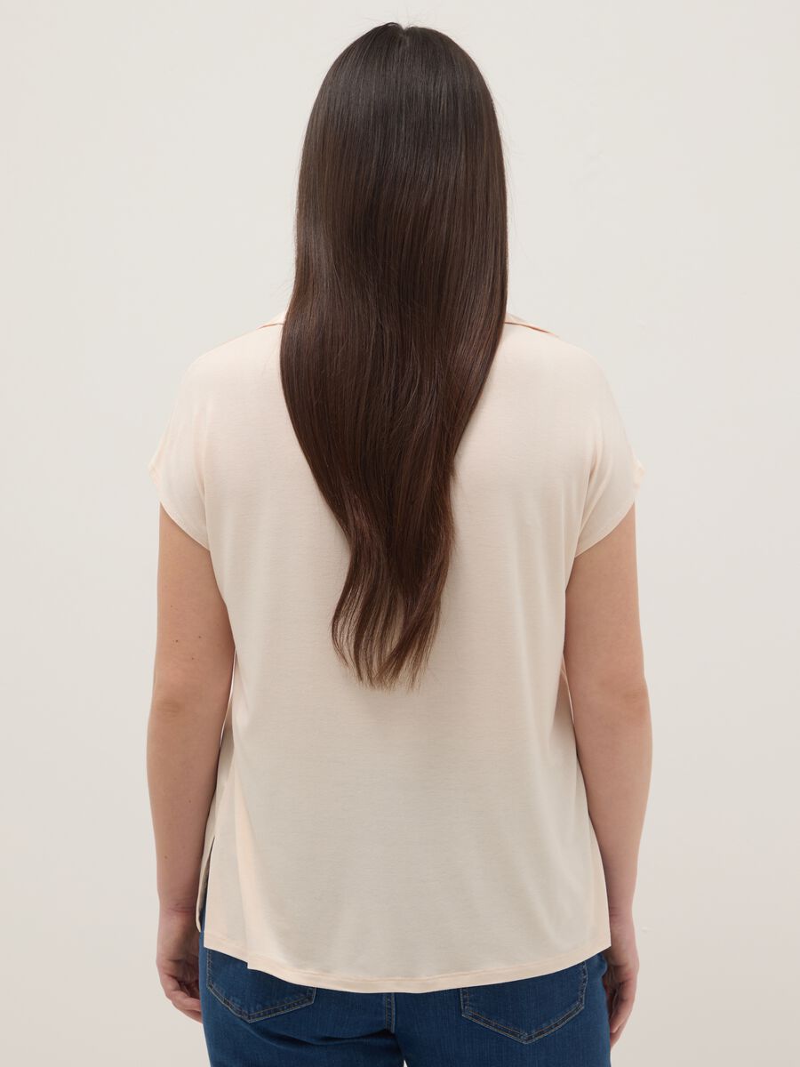 Beige short-sleeve polo collar regular fit t-shirt_2