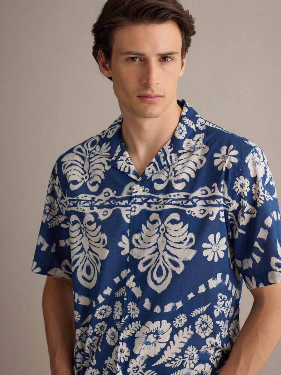 Blue organic cotton shirt with all-over print_3