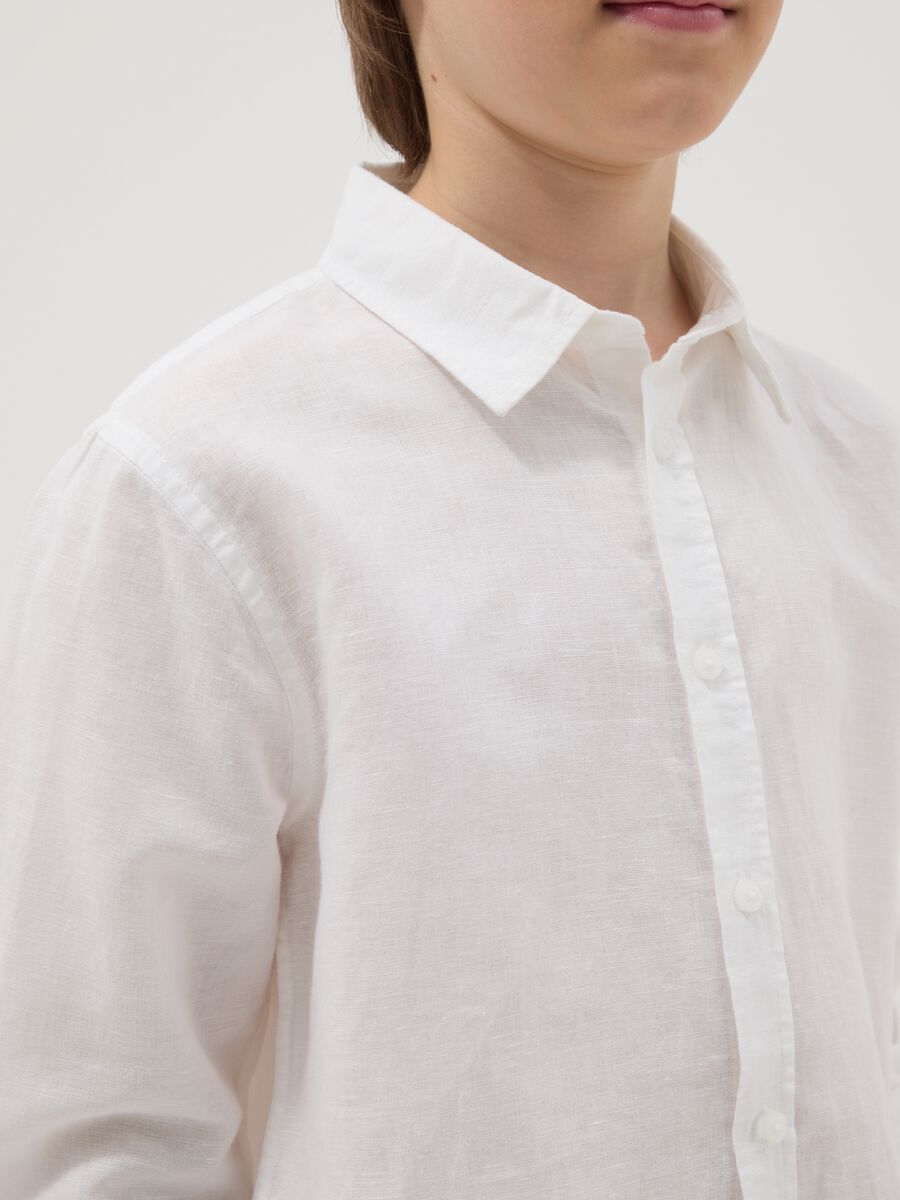 Boy's white cotton-linen blend shirt with regular fit_1