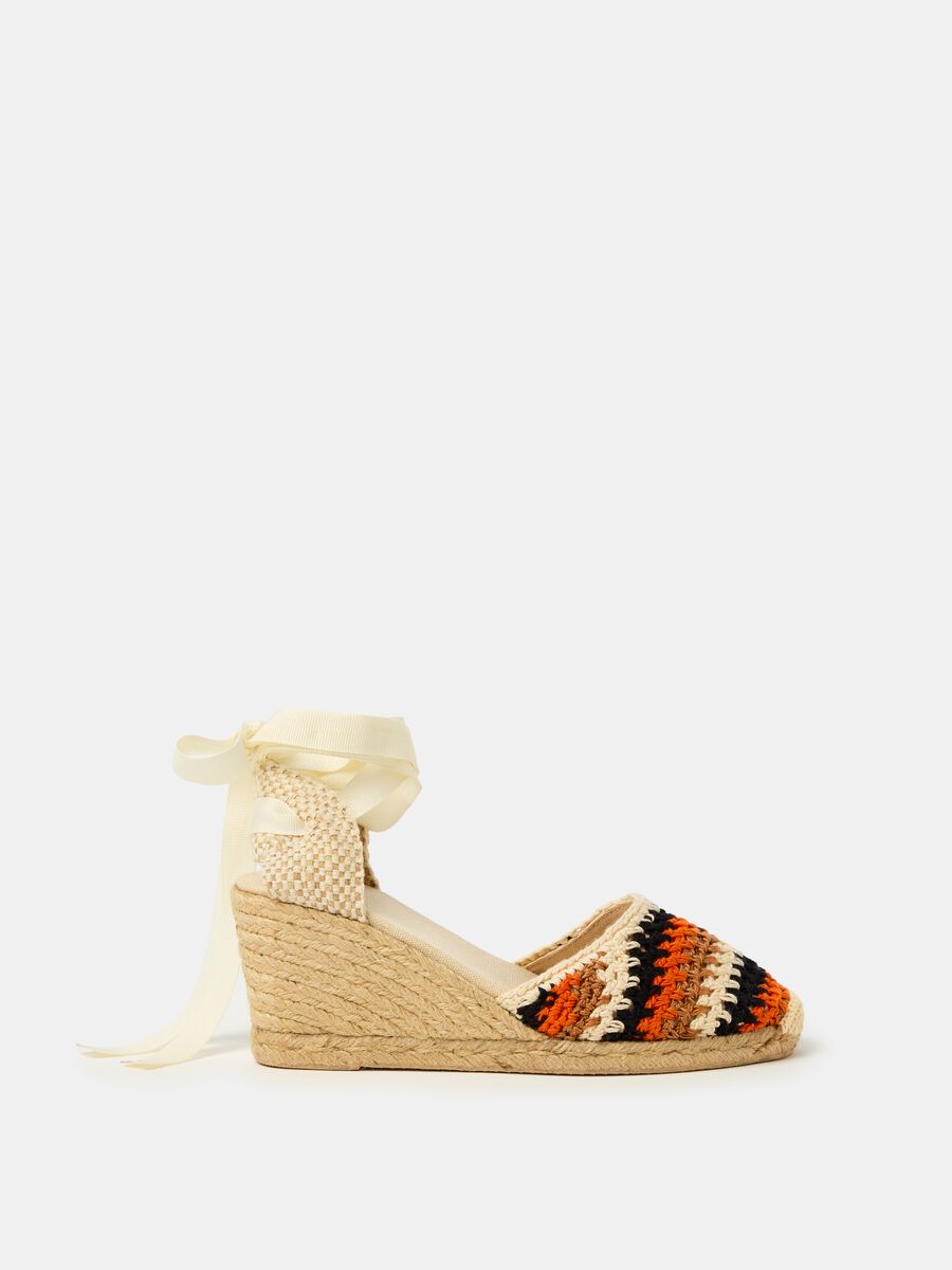 Espadrilles with ankle laces and striped design_0
