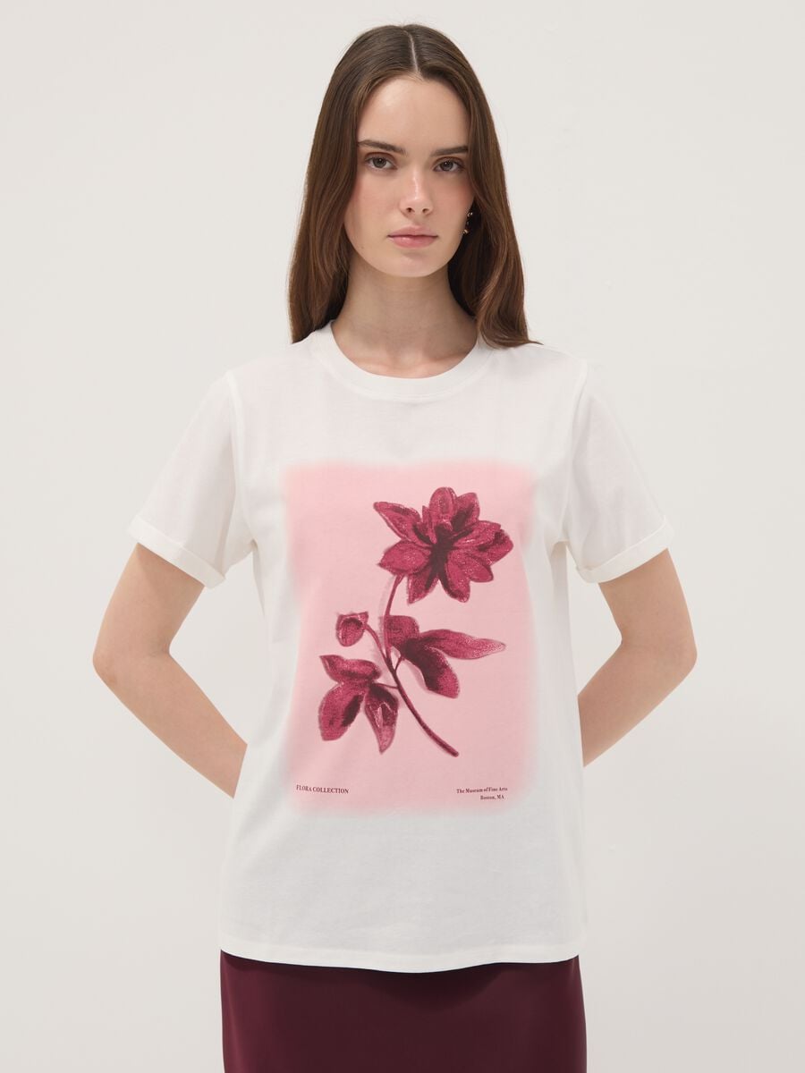 T-shirt bianca in puro cotone con girocollo e stampa floreale regular fit_1