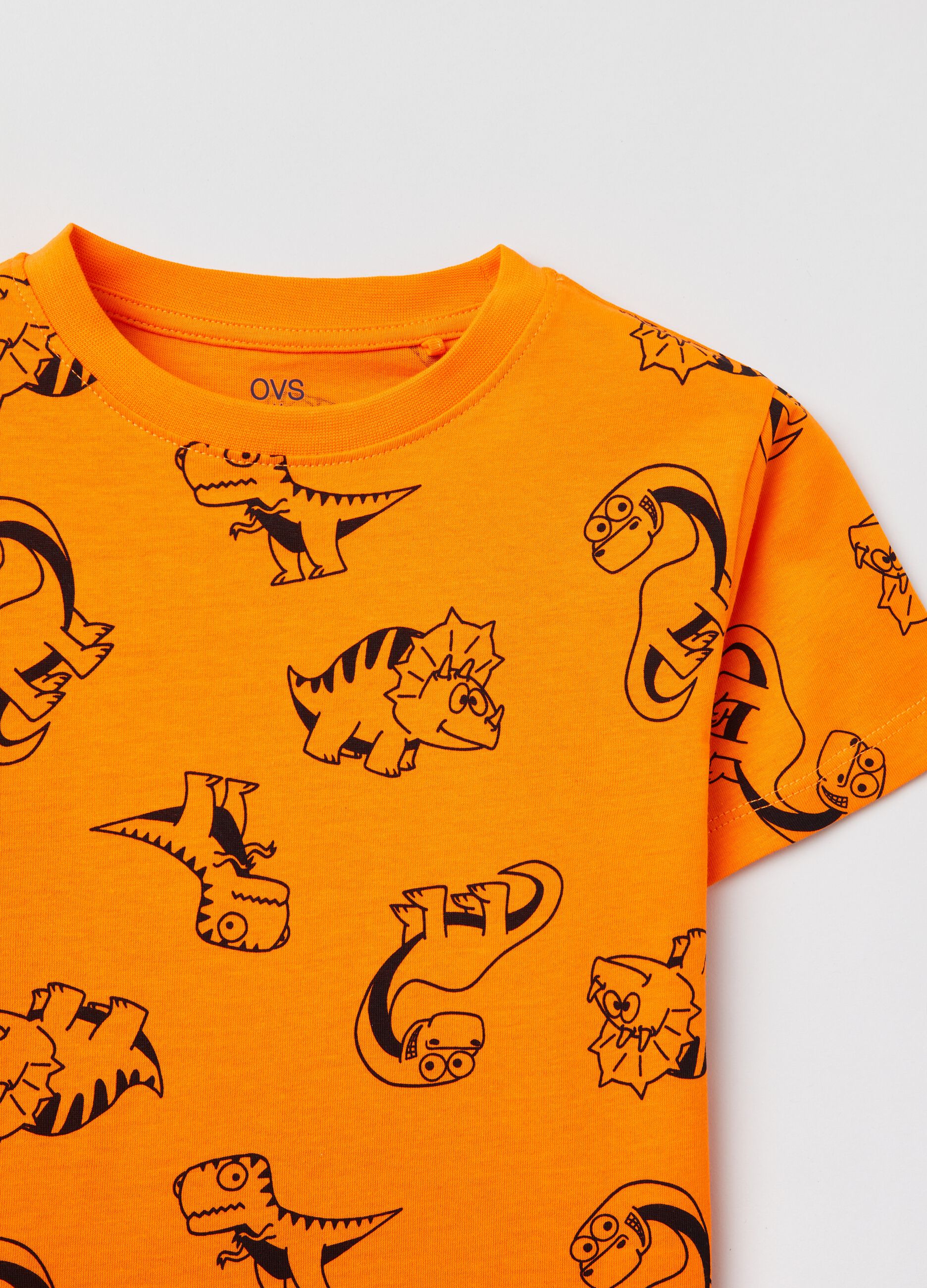 T-shirt with all-over dinosaurs print