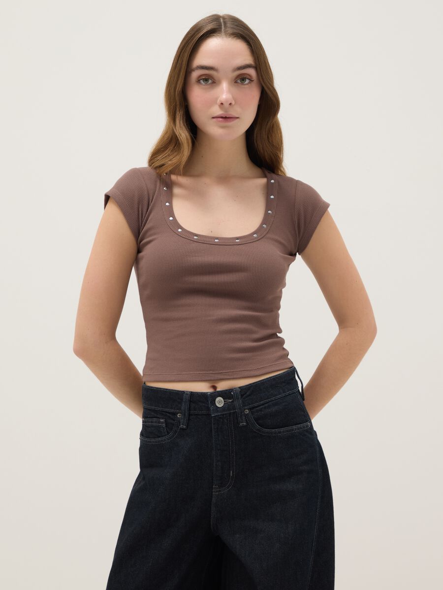 Brown slim fit stretch cotton t-shirt with studded neckline_1