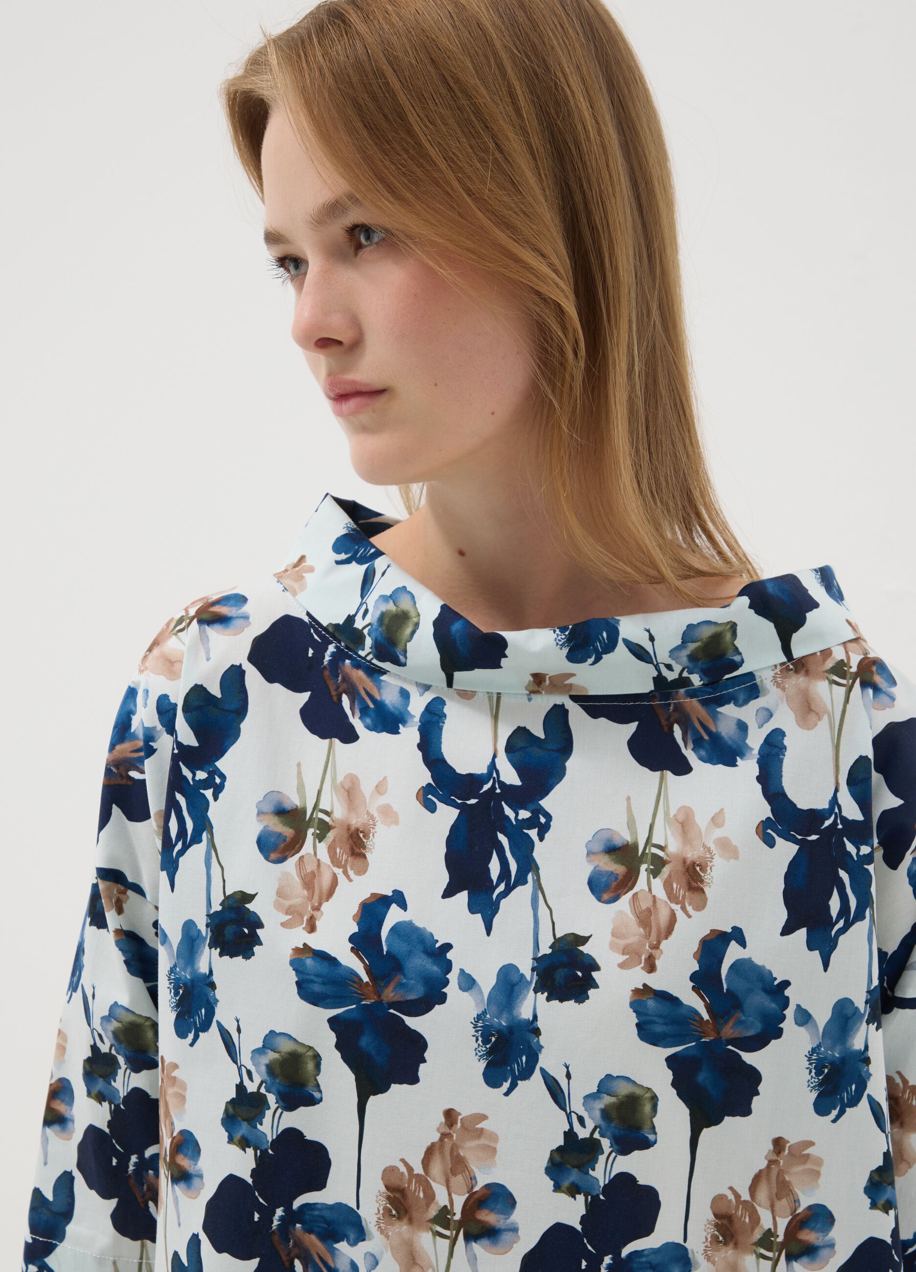 Blue stretch-cotton top with floral print