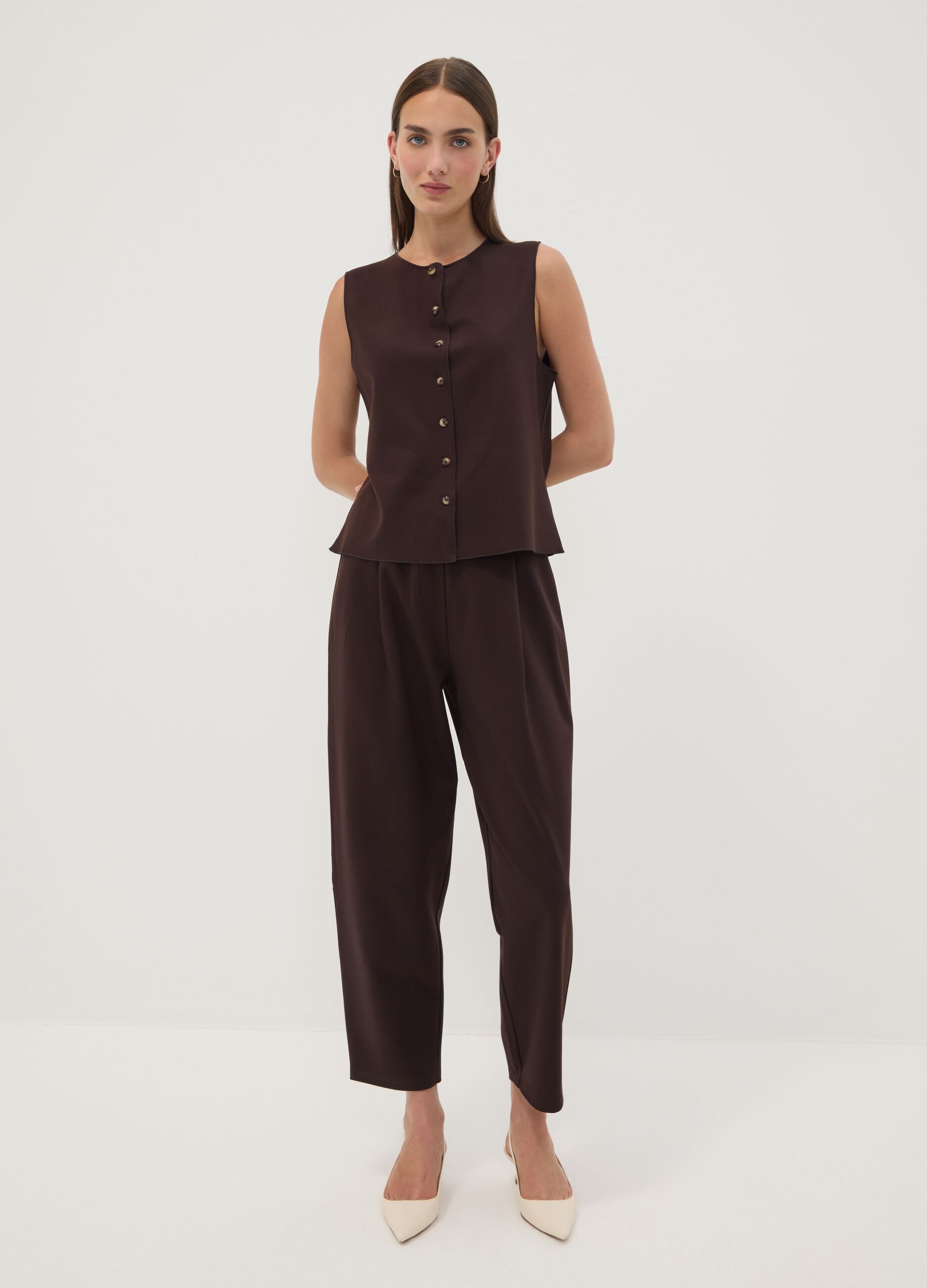 Braune Joggerhose aus elastischem Viskose-Milanojersey im Barrel Fit