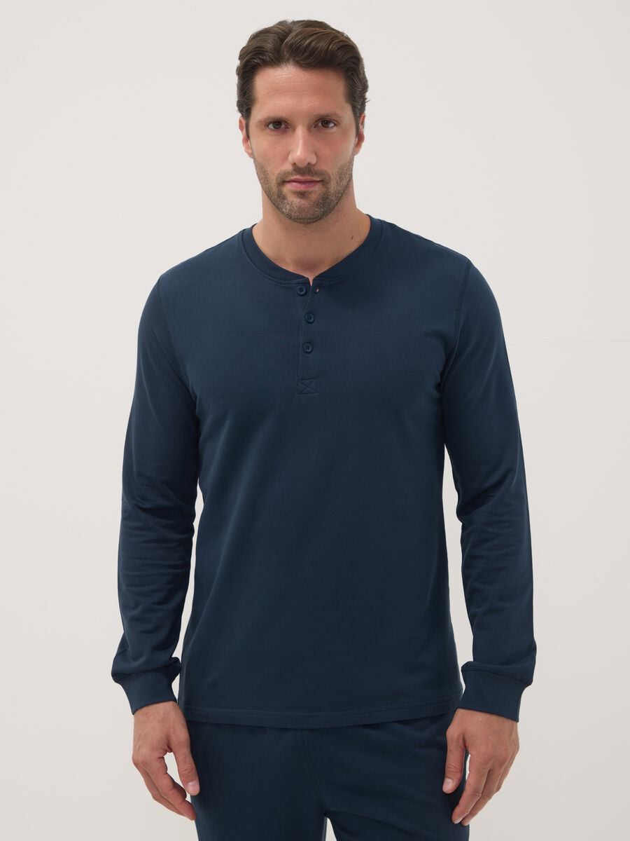 Pigiama blu in puro cotone con scollo serafino_1