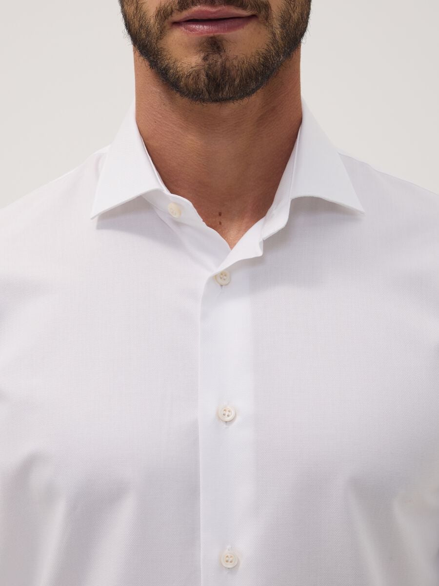 White pure compact cotton shirt with classic collar, regular fit_1