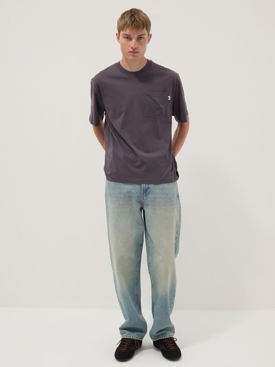 Grey pure cotton T-shirt with chest pocket, regular fit_1